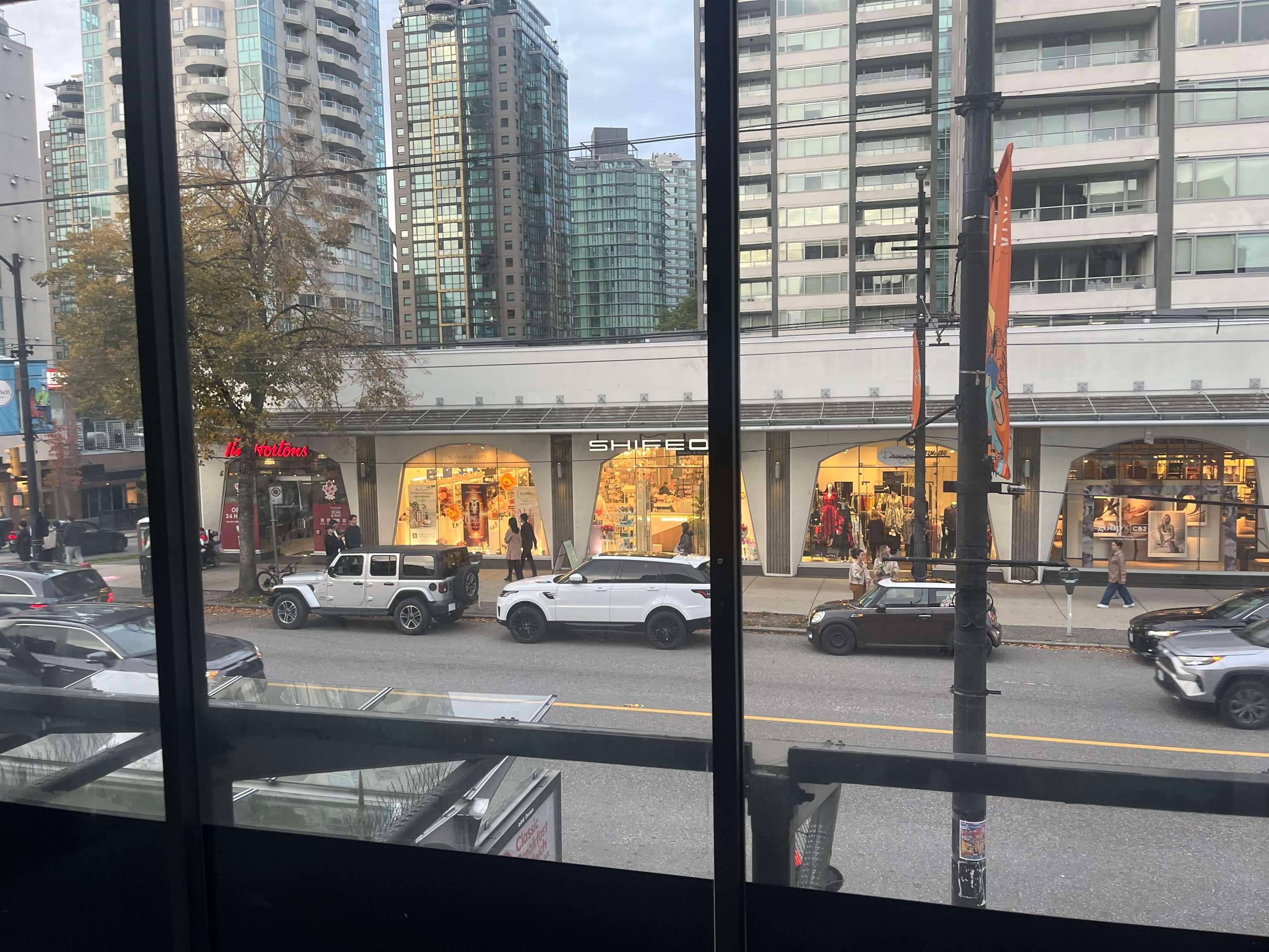 1284 ROBSON STREET — photo 5