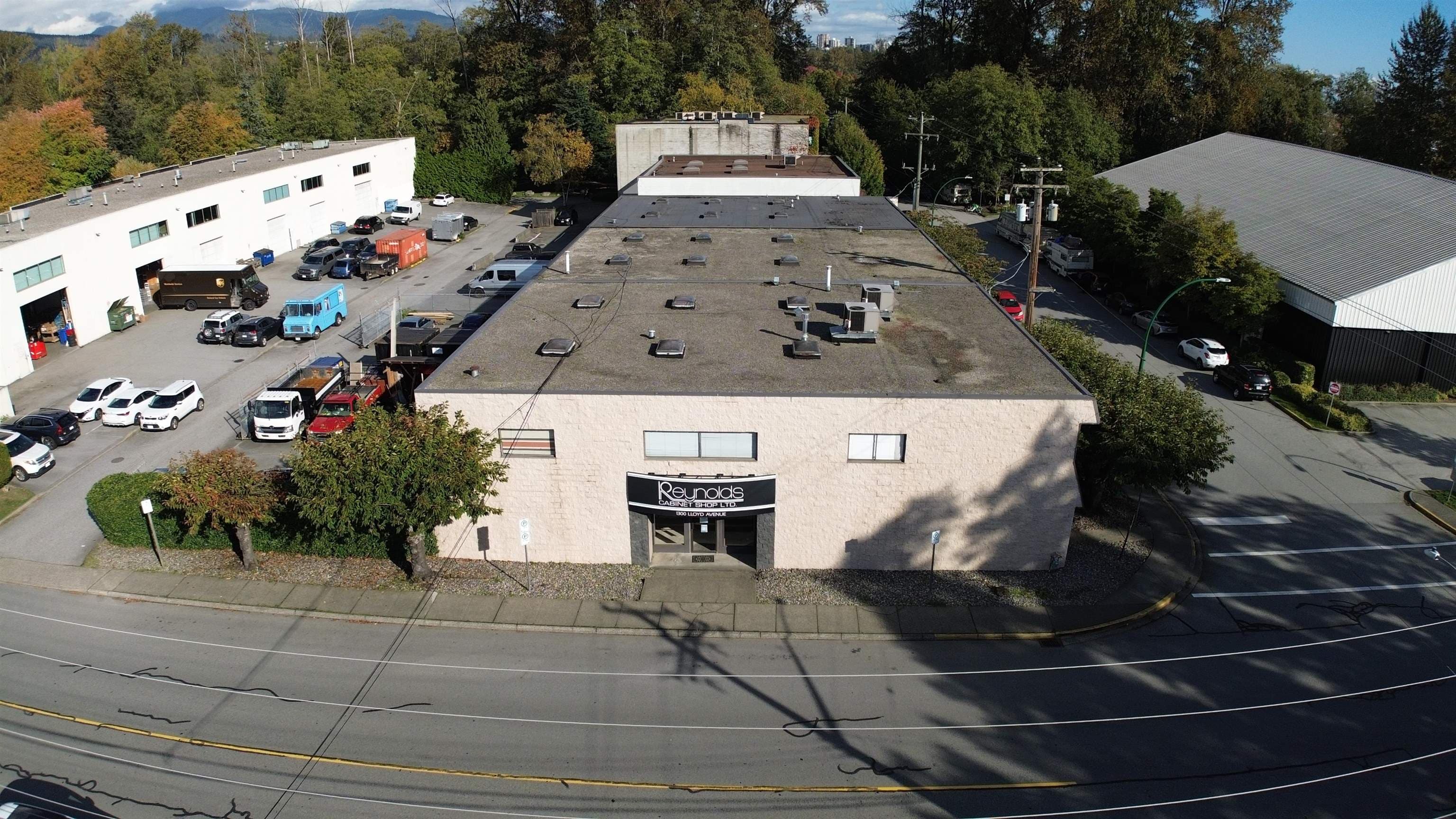 1300 LLOYD AVENUE — photo 3