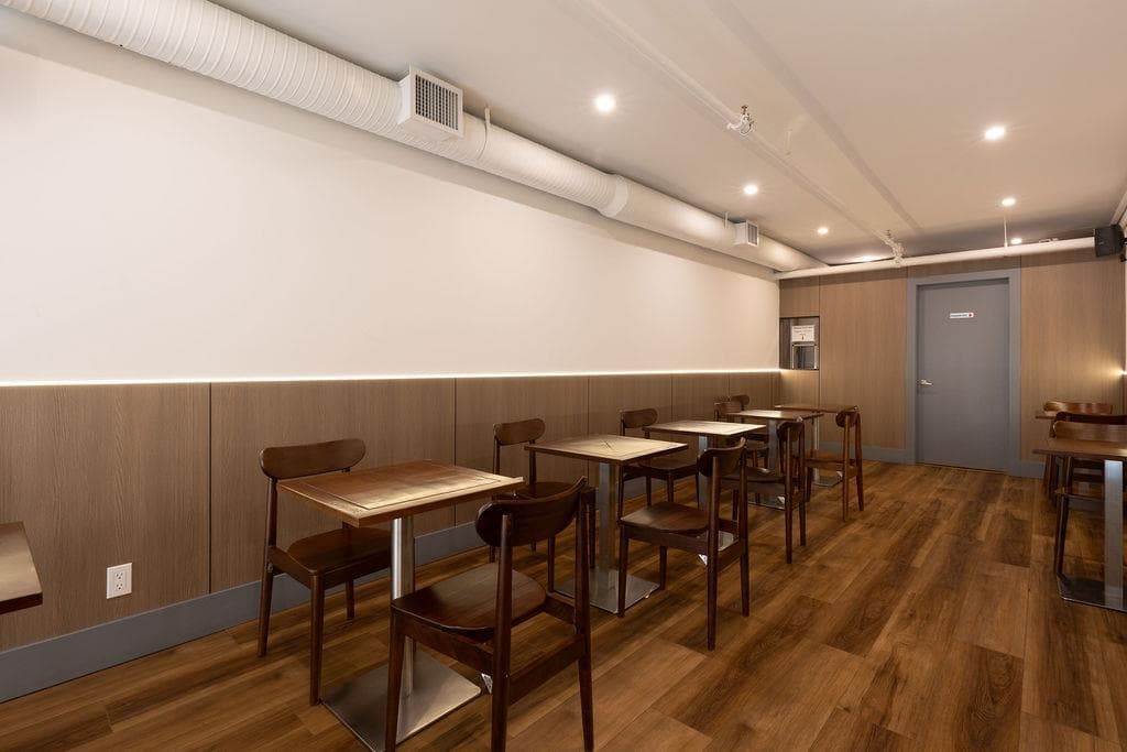 2815 W BROADWAY — photo 2
