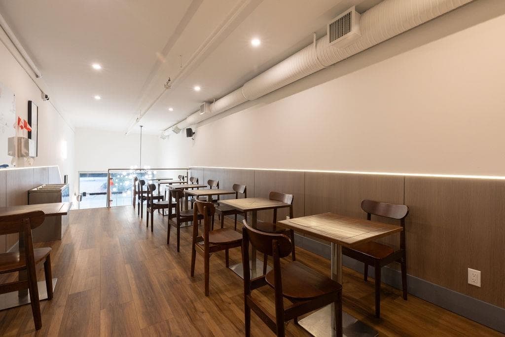 2815 W BROADWAY — photo 3
