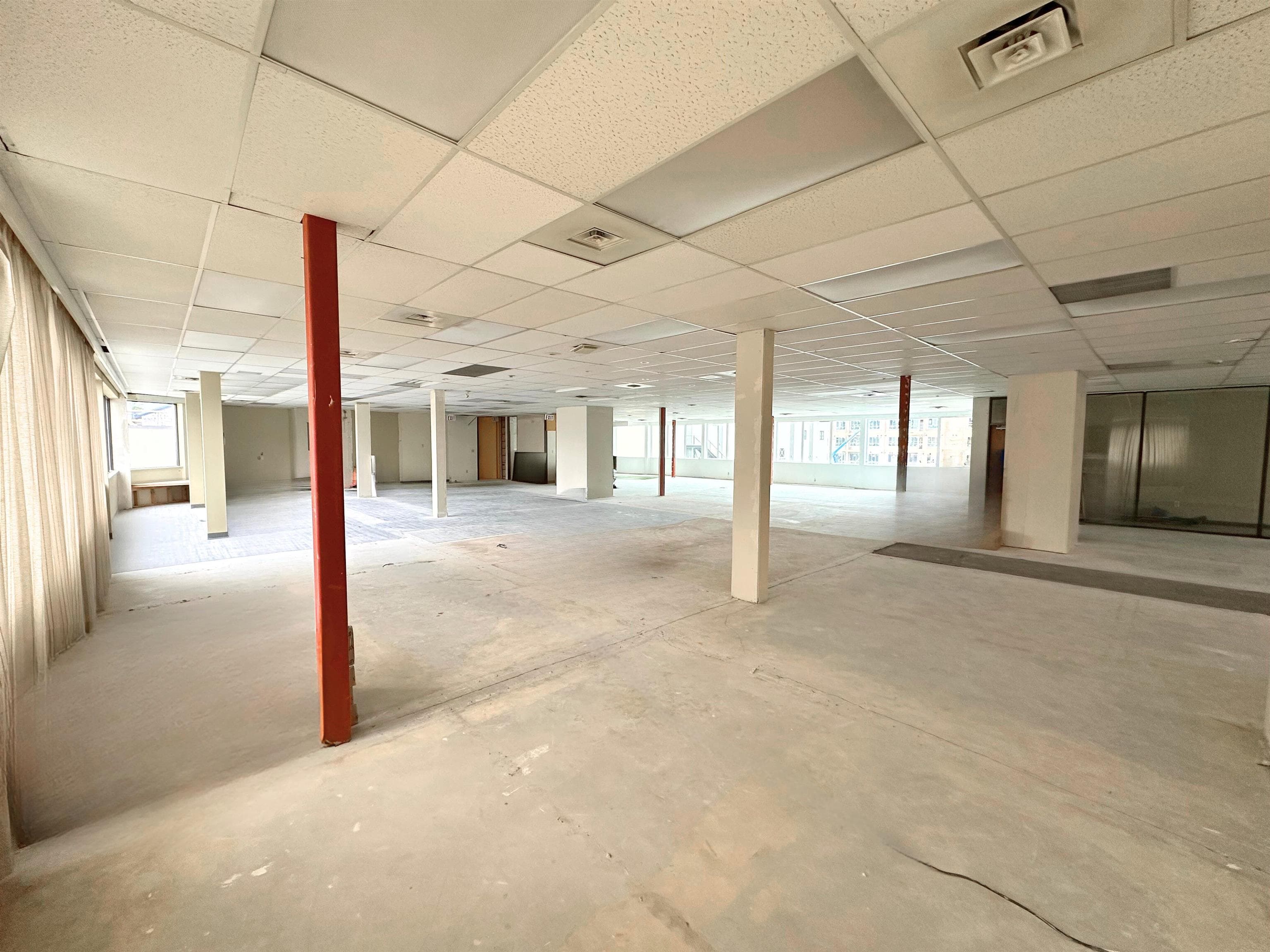 201 45820 WELLINGTON AVENUE — photo 2