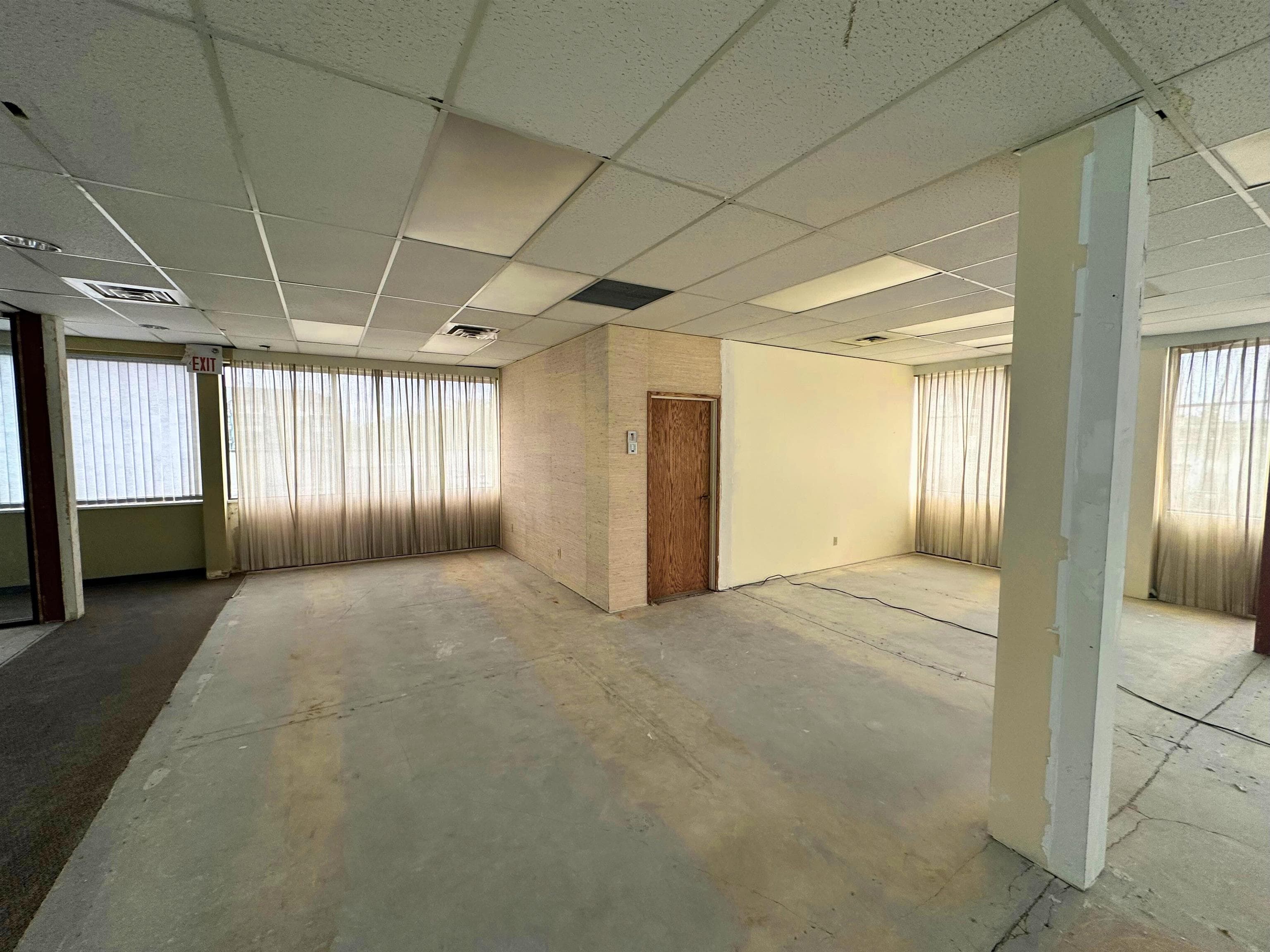 201 45820 WELLINGTON AVENUE — photo 3