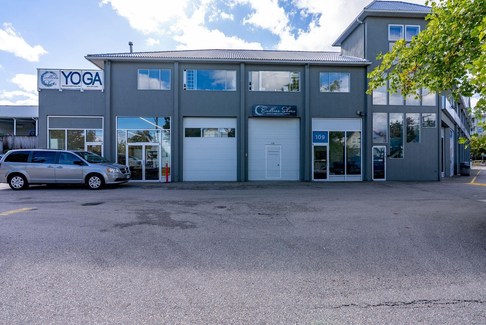 2570 KING GEORGE BOULEVARD — photo 4