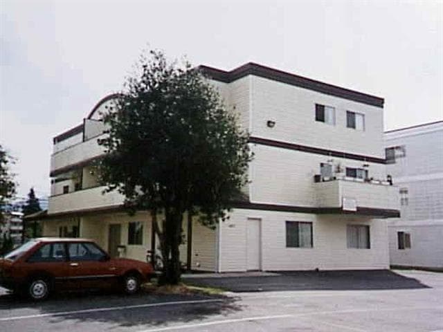 9477 COLLEGE STREET — photo 1