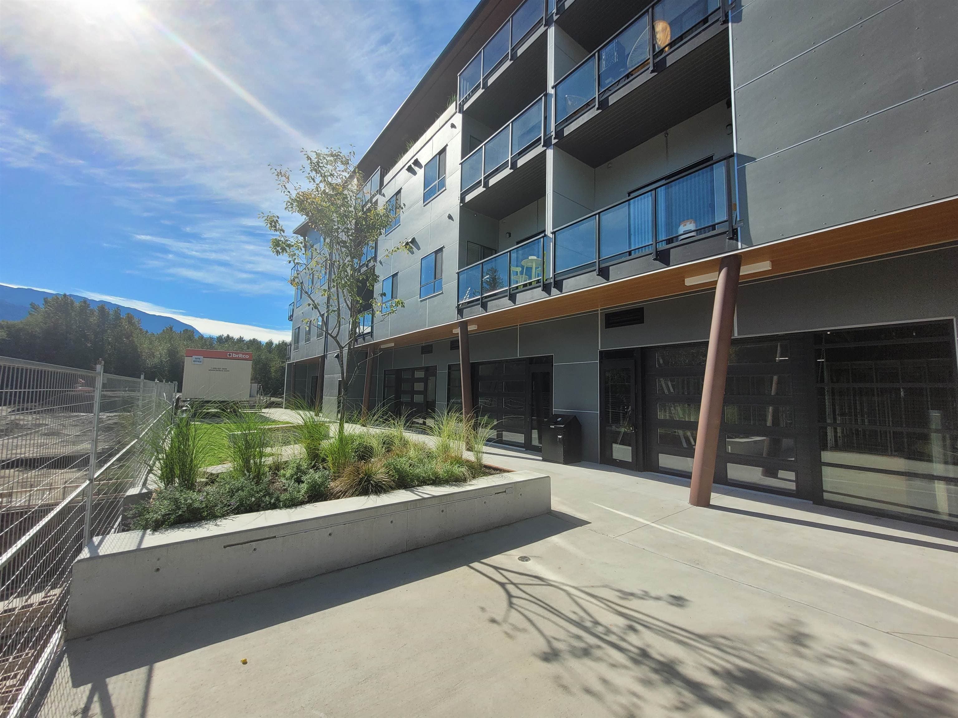 2 200-39666 GOVERNEMENT ROAD — photo 3