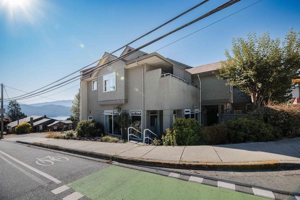 102 703 GIBSONS WAY — photo 1