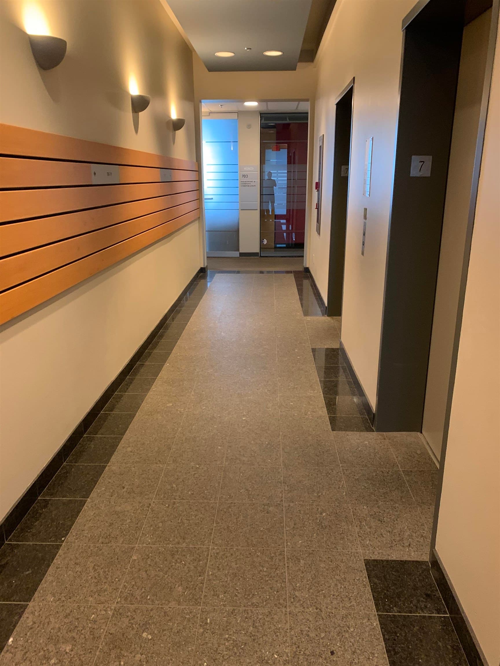 713 938 HOWE STREET — photo 1