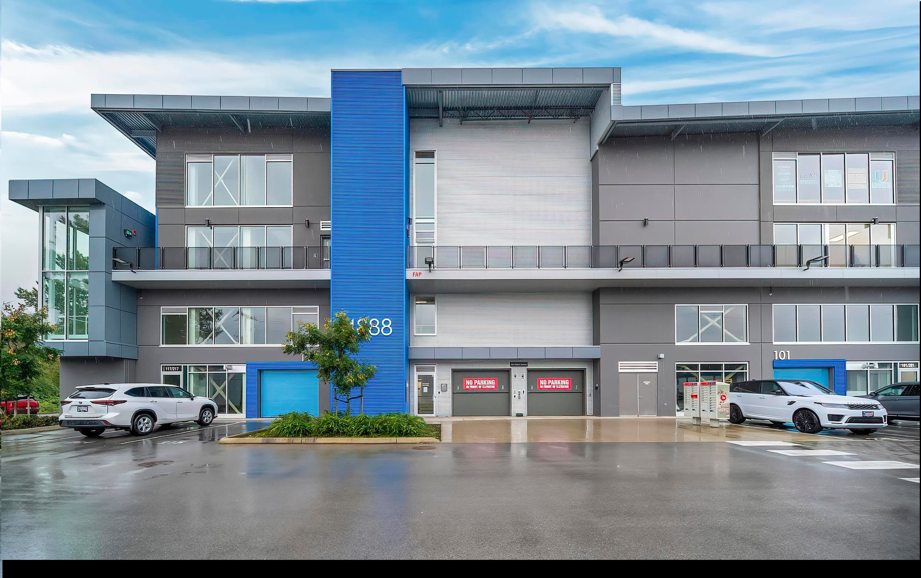 304 4888 VANGUARD ROAD — photo 1