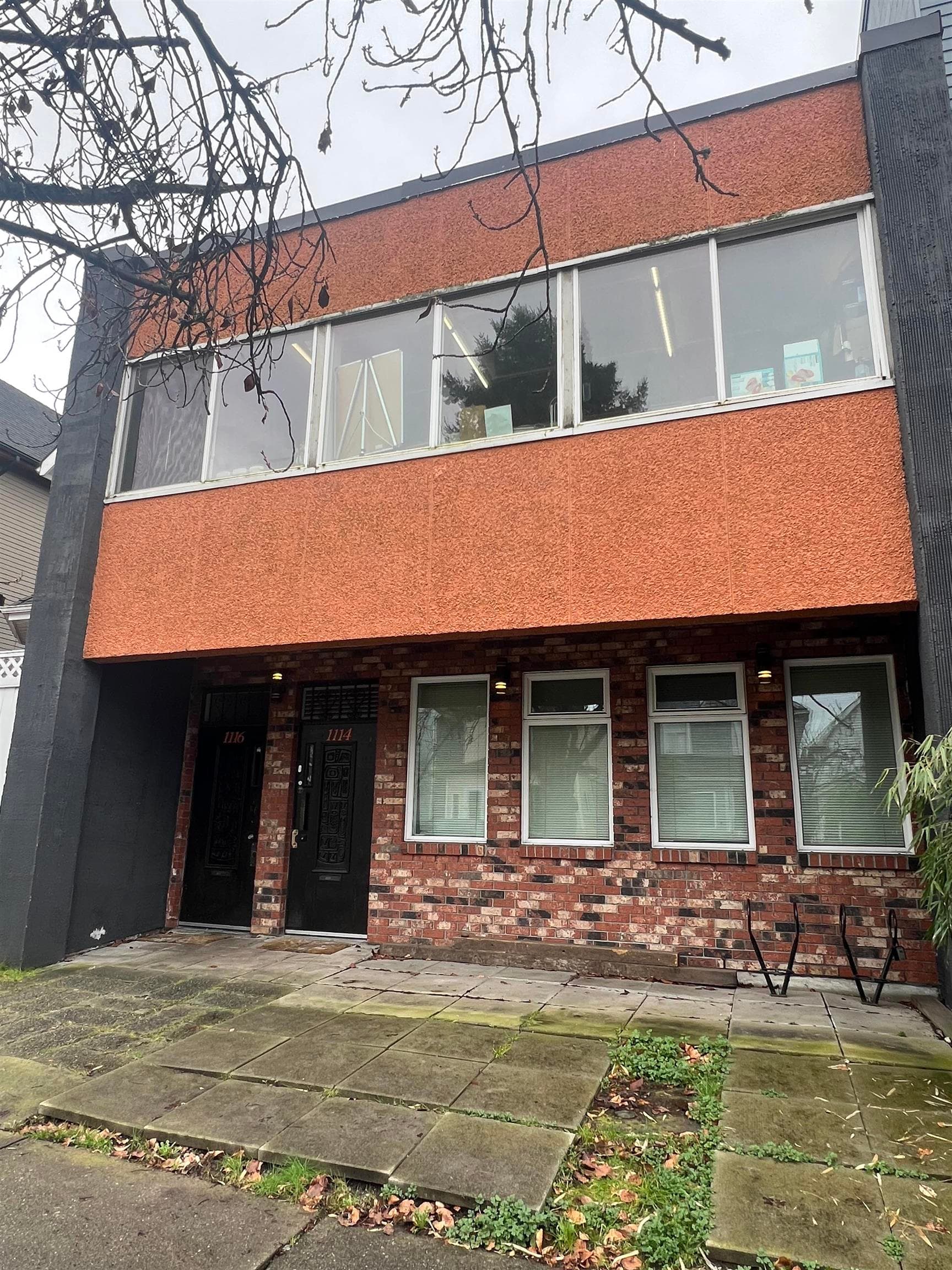 1114 E PENDER STREET — photo 1