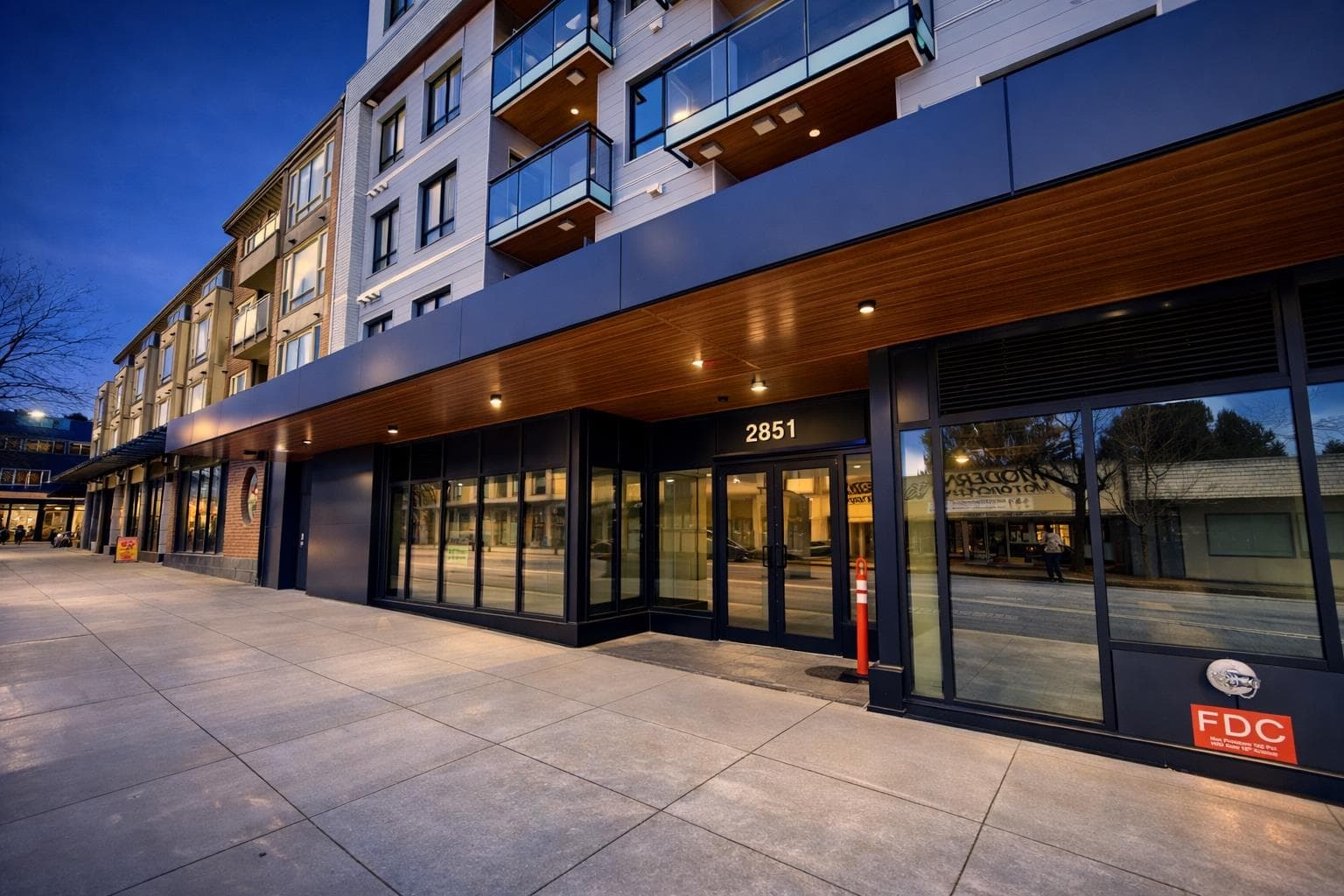 2851 COMMERCIAL DRIVE — photo 1