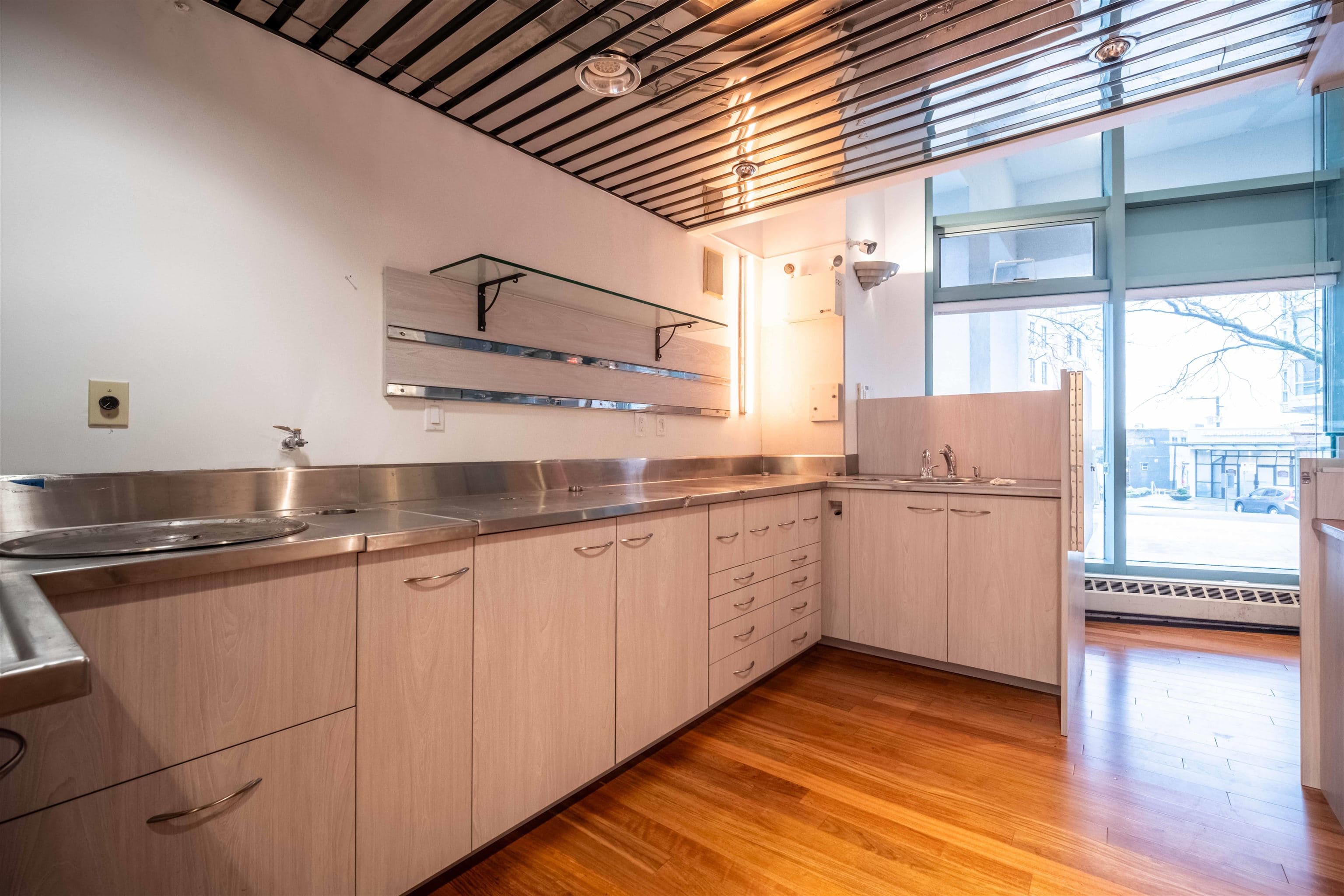 118 W 2ND STREET — photo 3