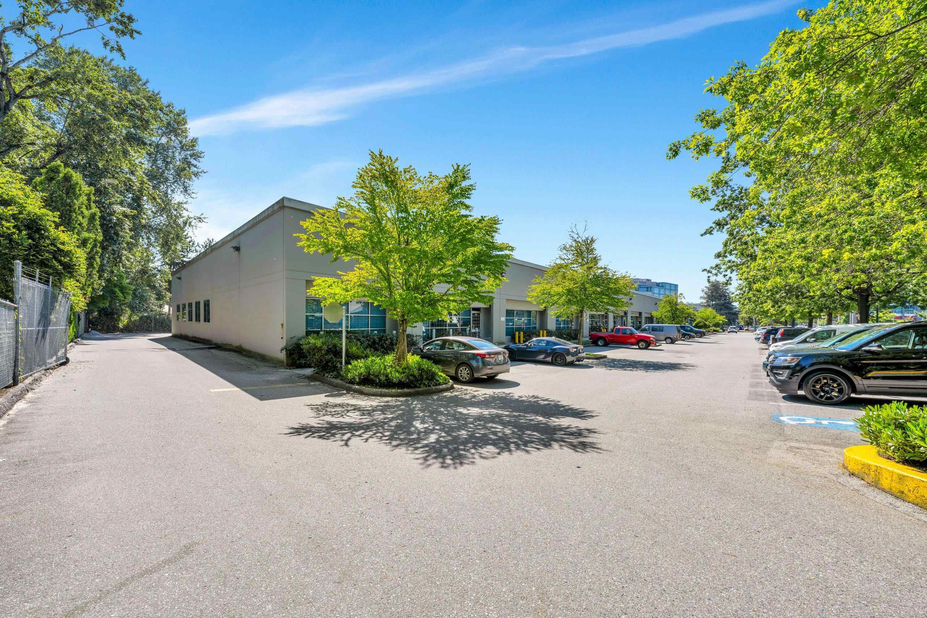 1410 KOOTENAY STREET — photo 2