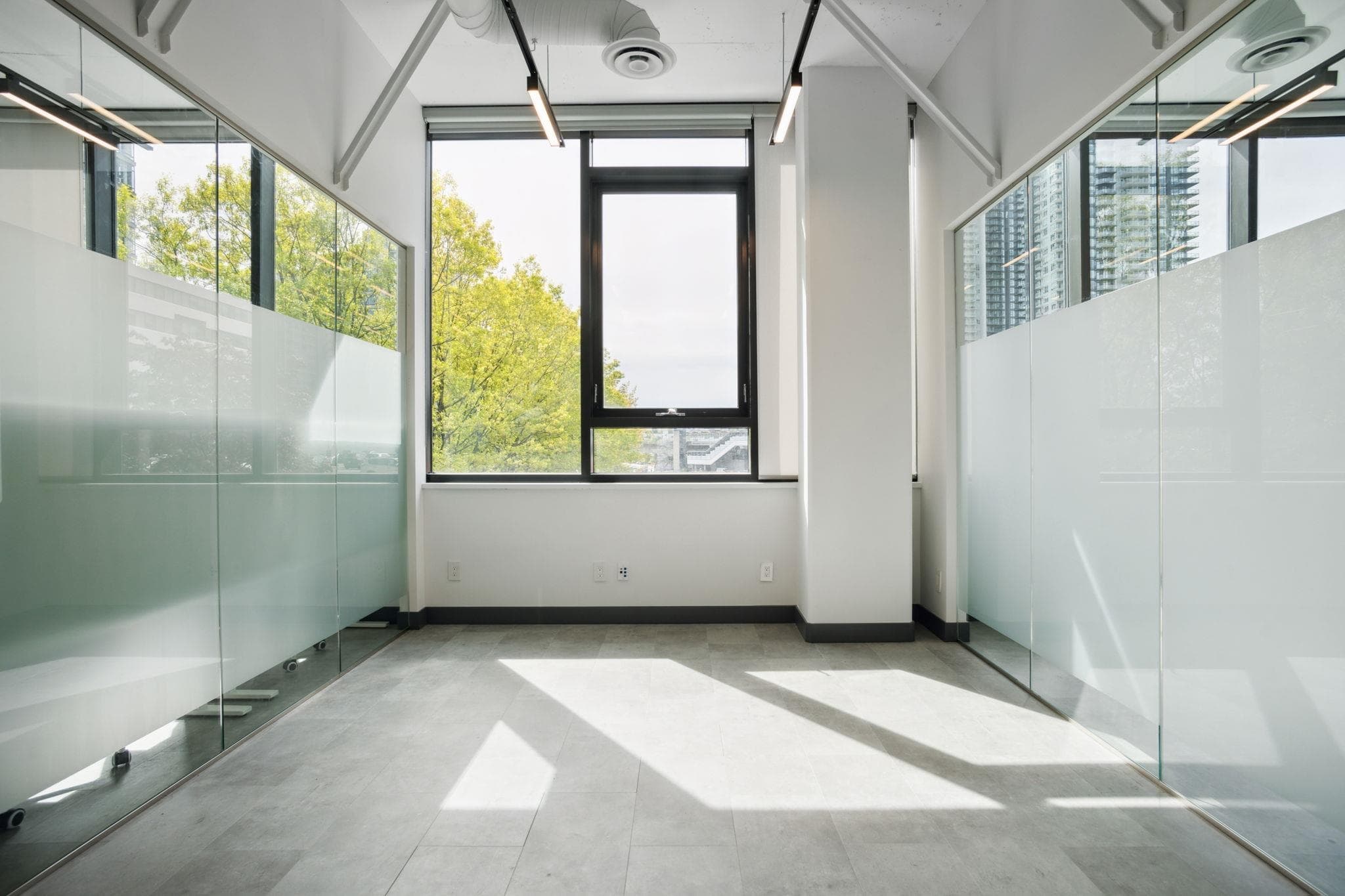 ROOM B 219-4279 DAWSON STREET — photo 1