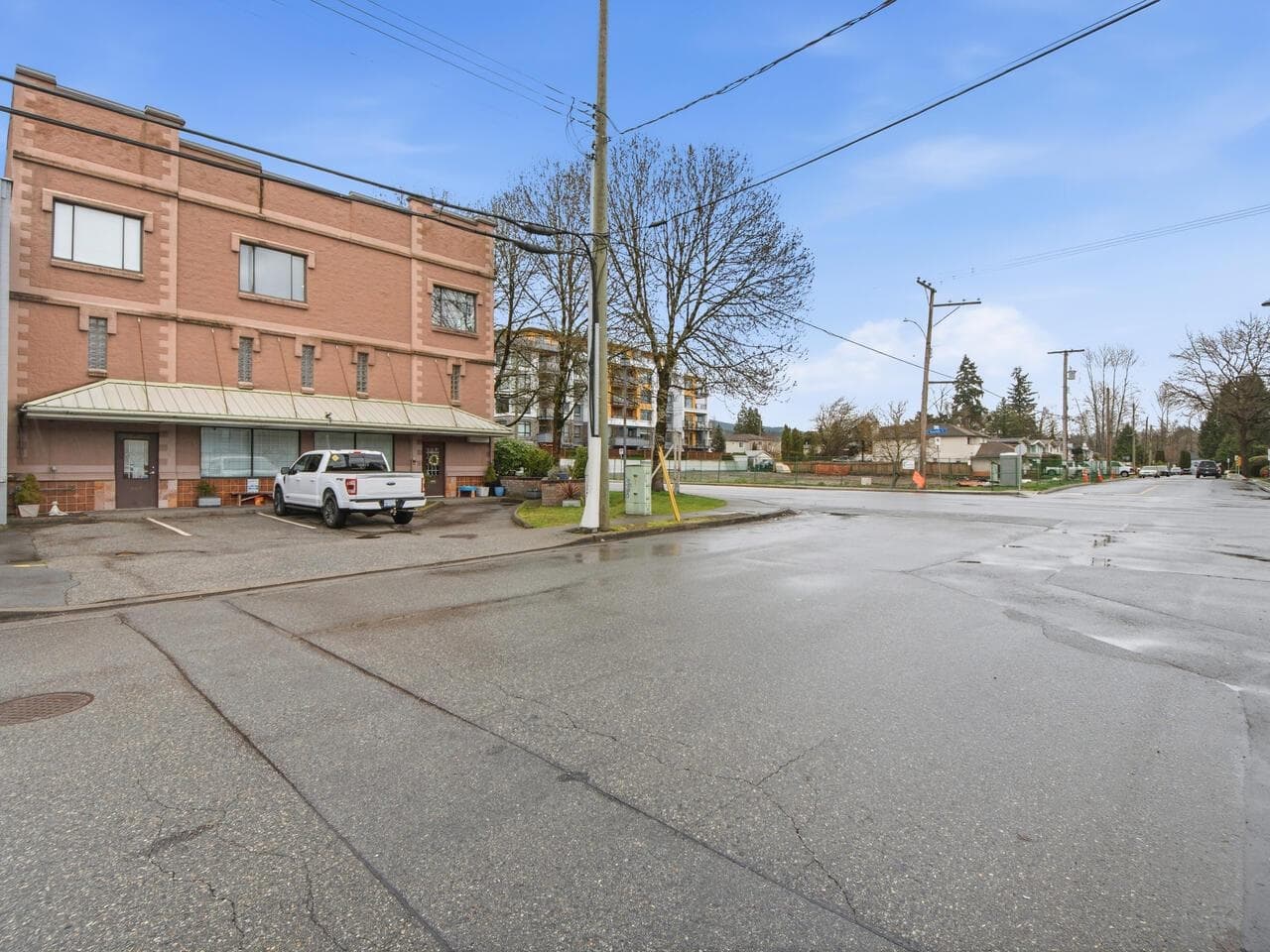 1496 RUPERT STREET — photo 3