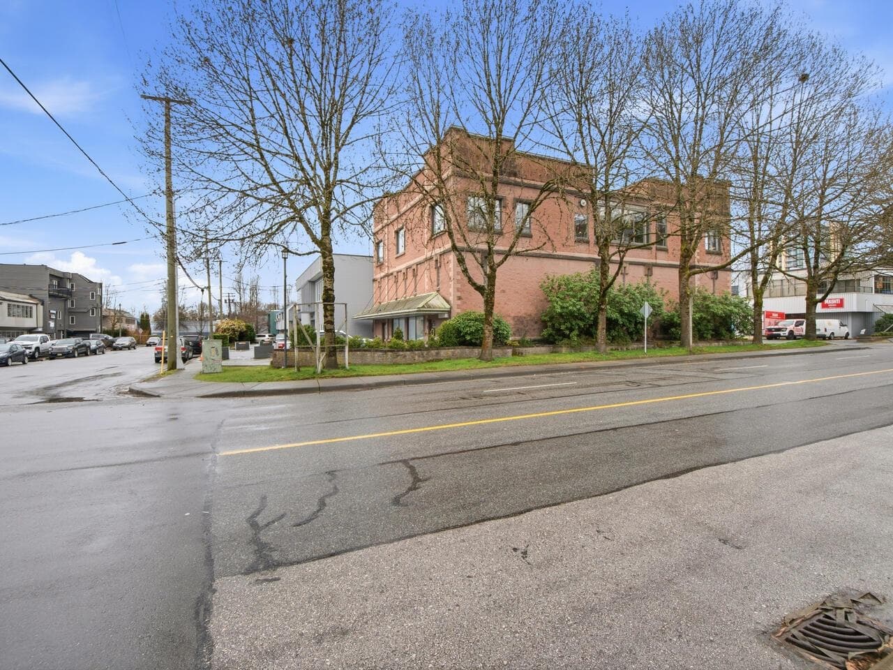1496 RUPERT STREET — photo 4