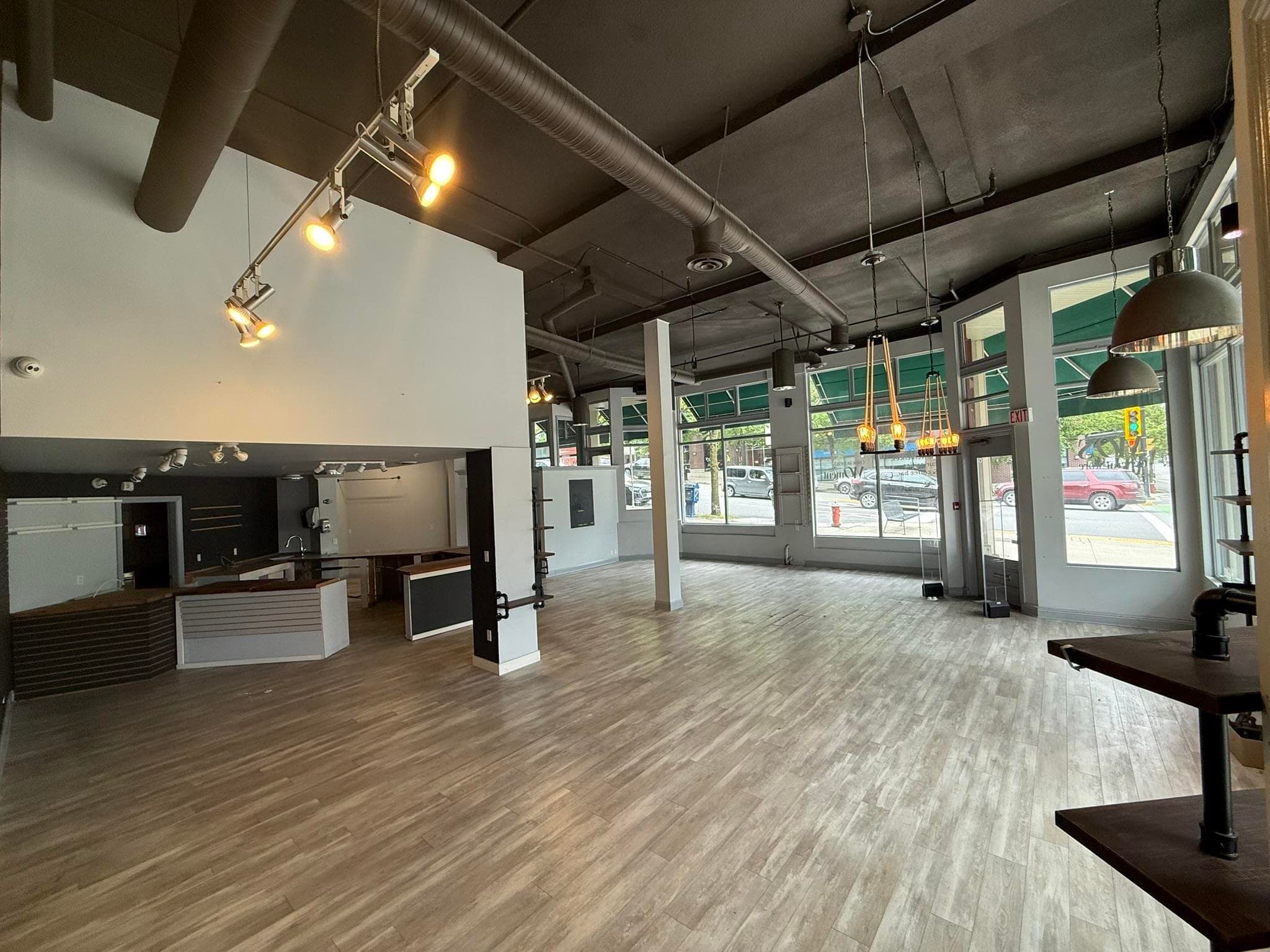51 LONSDALE AVENUE — photo 3
