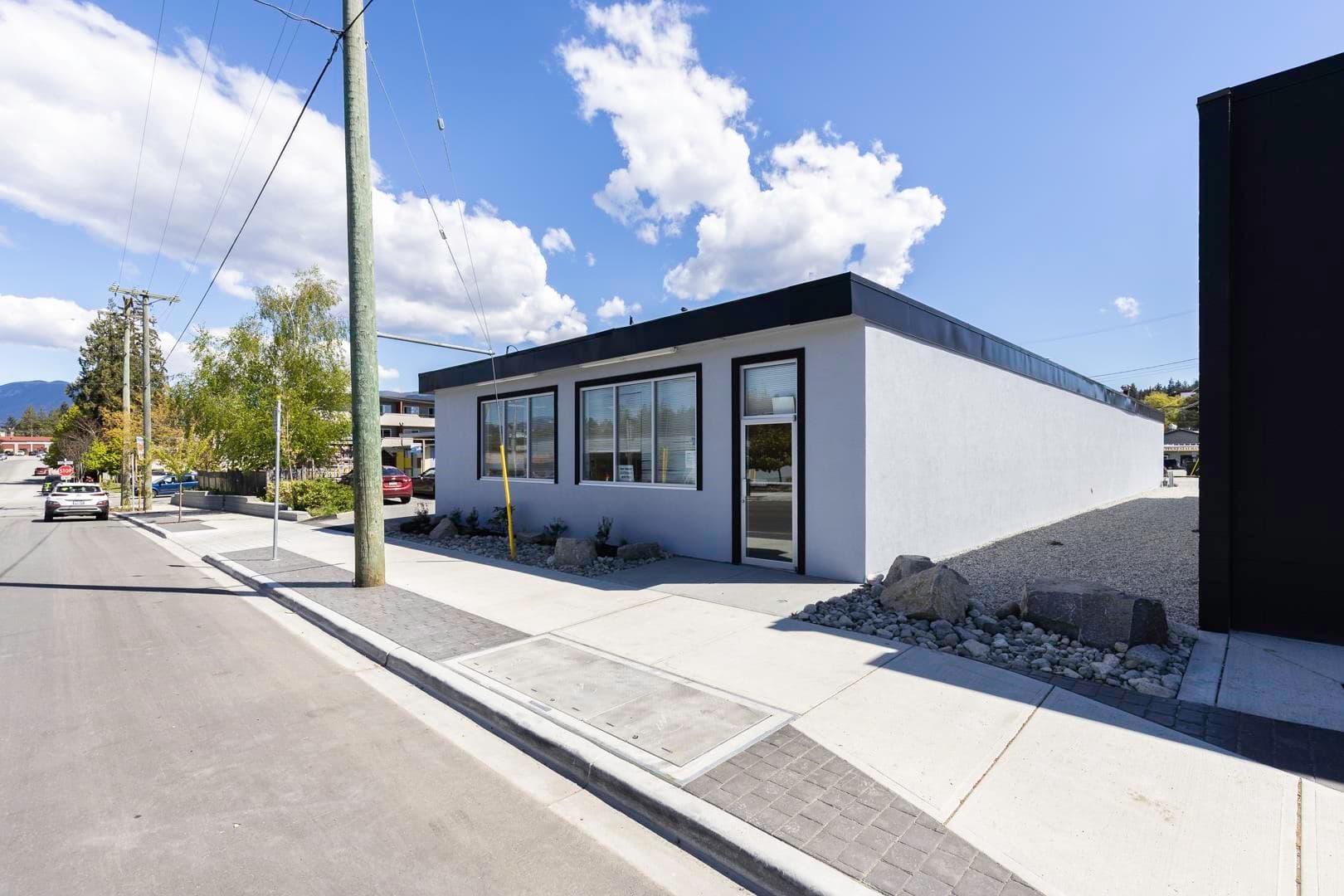 5550 INLET AVENUE — photo 1