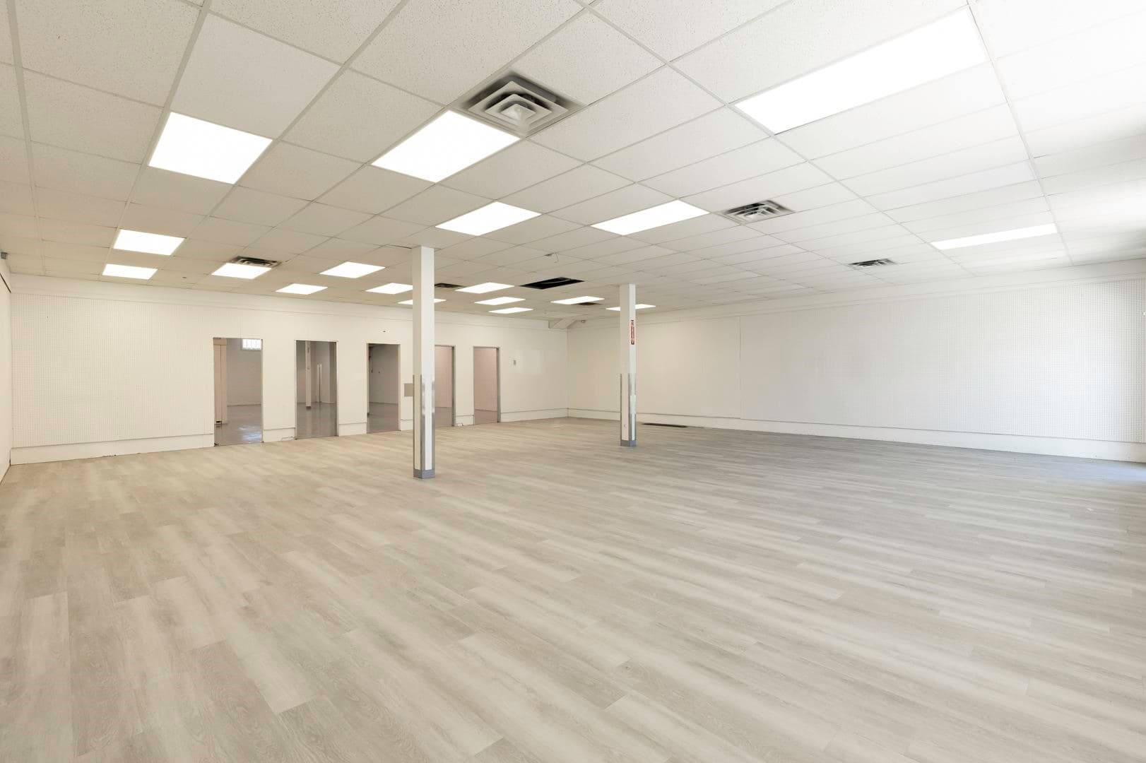 5550 INLET AVENUE — photo 4