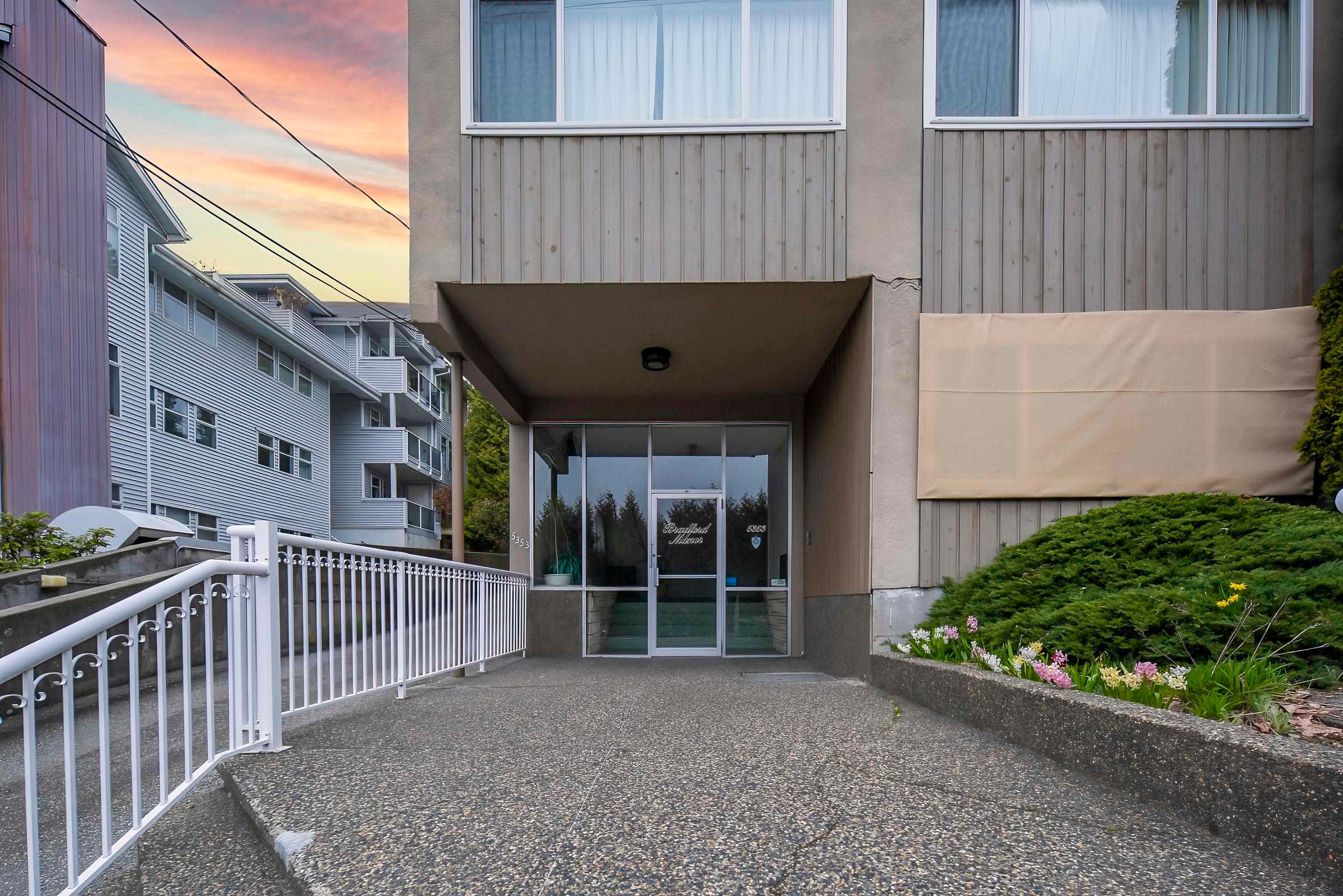 5353 HASTINGS STREET — photo 1