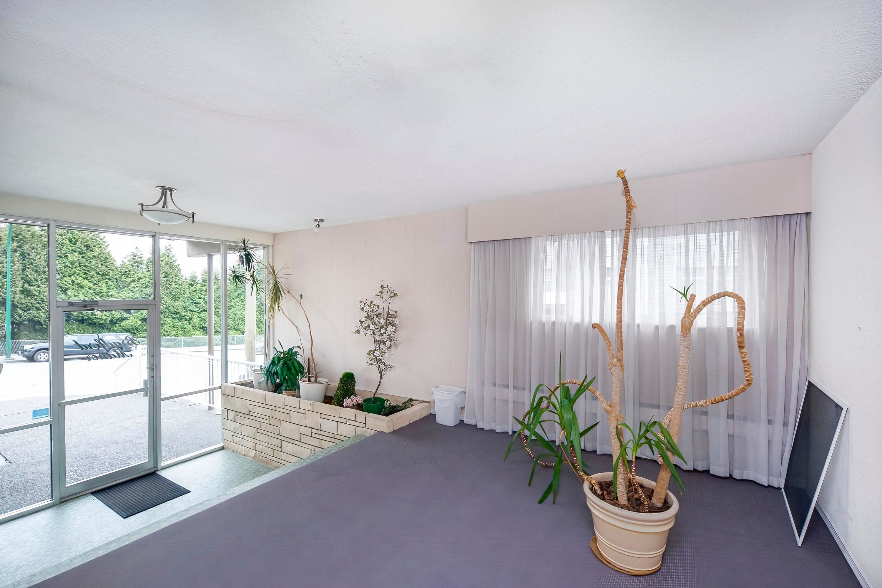 5353 HASTINGS STREET — photo 5