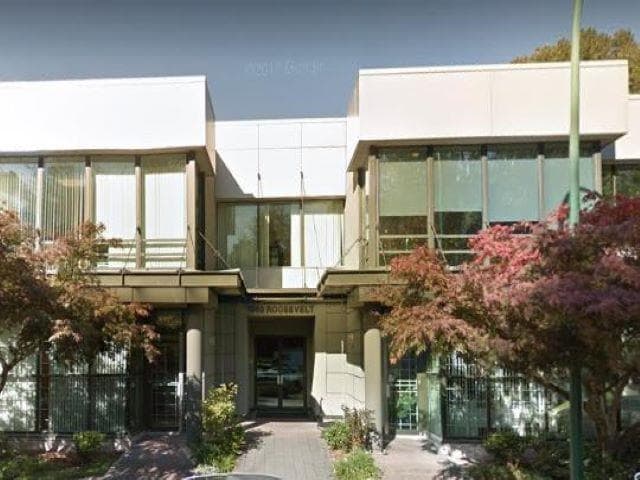 235 1000 ROOSEVELT CRESCENT — photo 1