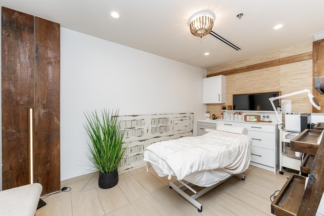 14811 MARINE DRIVE — photo 4