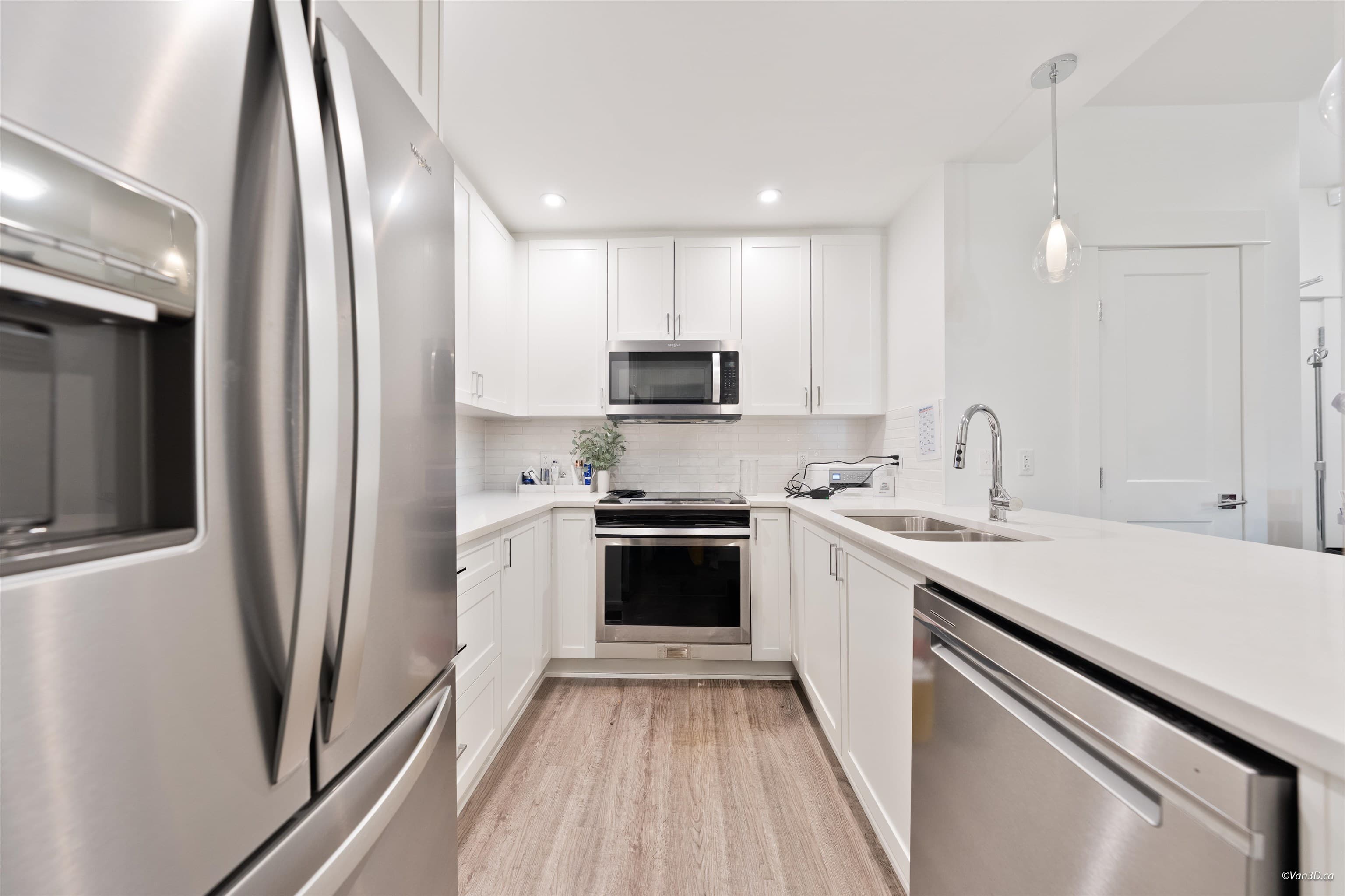 3150 2180 KELLY AVENUE — photo 4