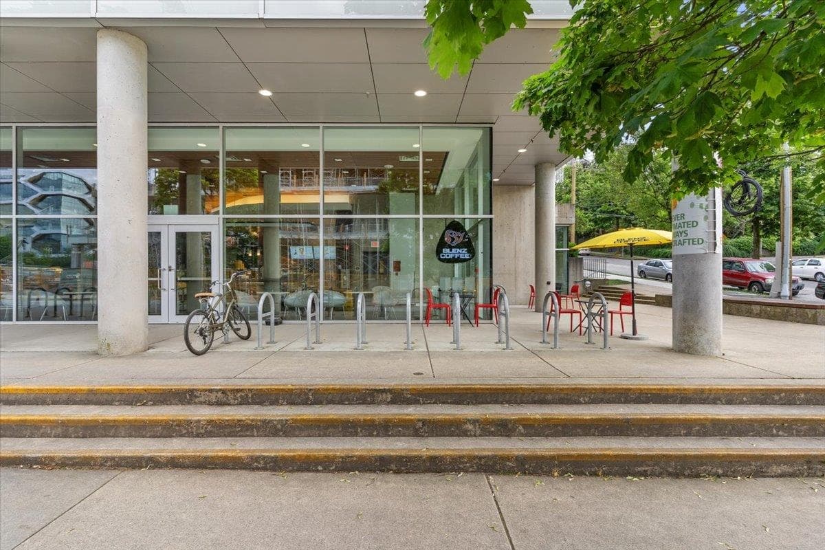 1120 E 7TH AVENUE — photo 3