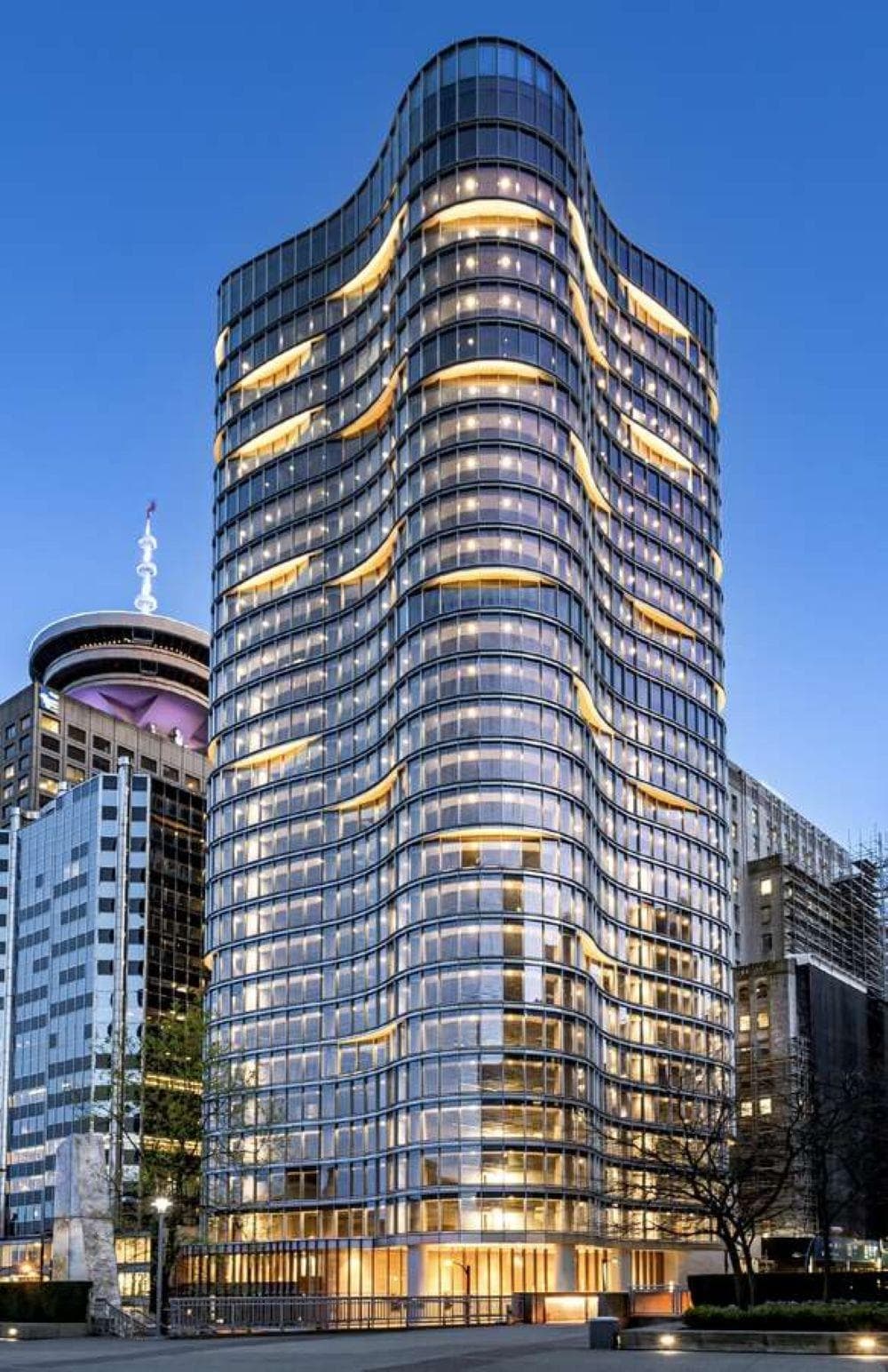830 320 GRANVILLE STREET — photo 1