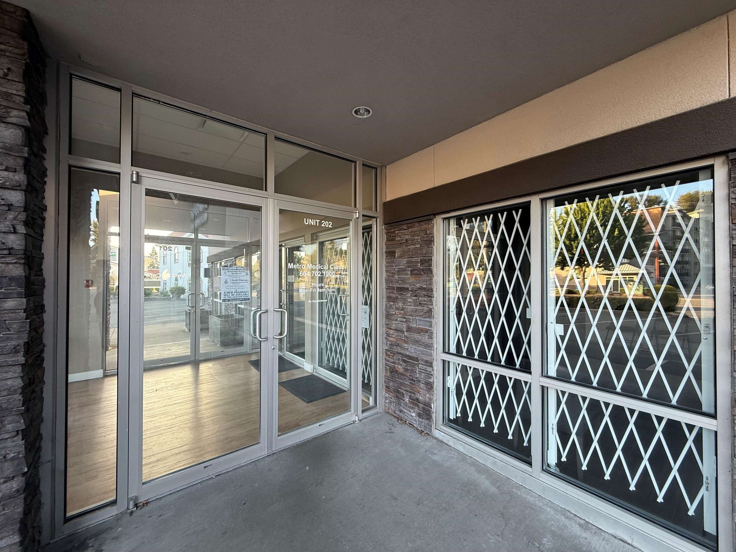 202 45610 YALE ROAD — photo 3