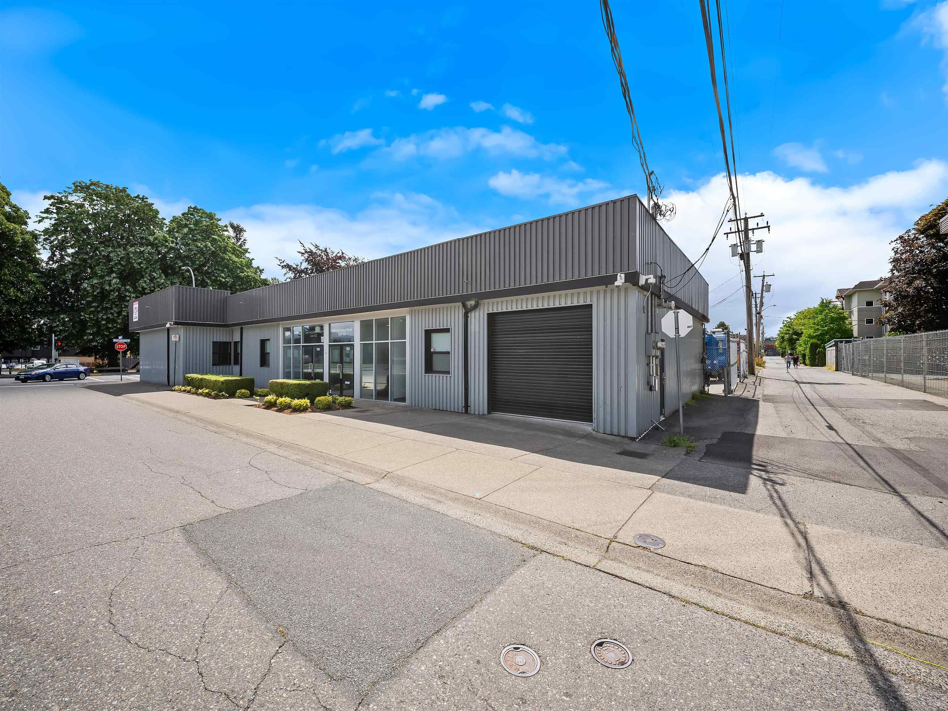 102 2491 MCCALLUM ROAD — photo 1