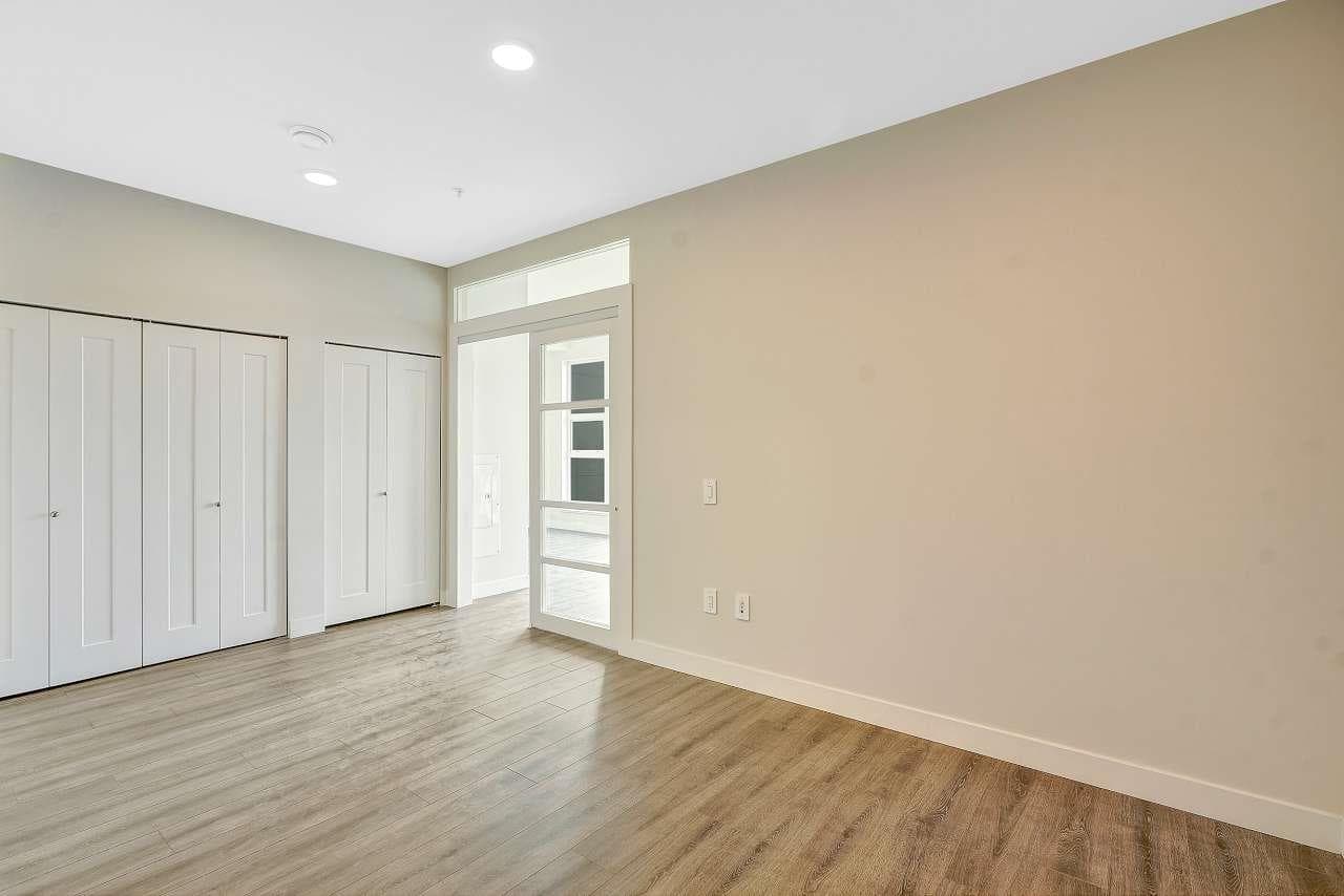 205 395 ELLESMERE AVENUE — photo 4