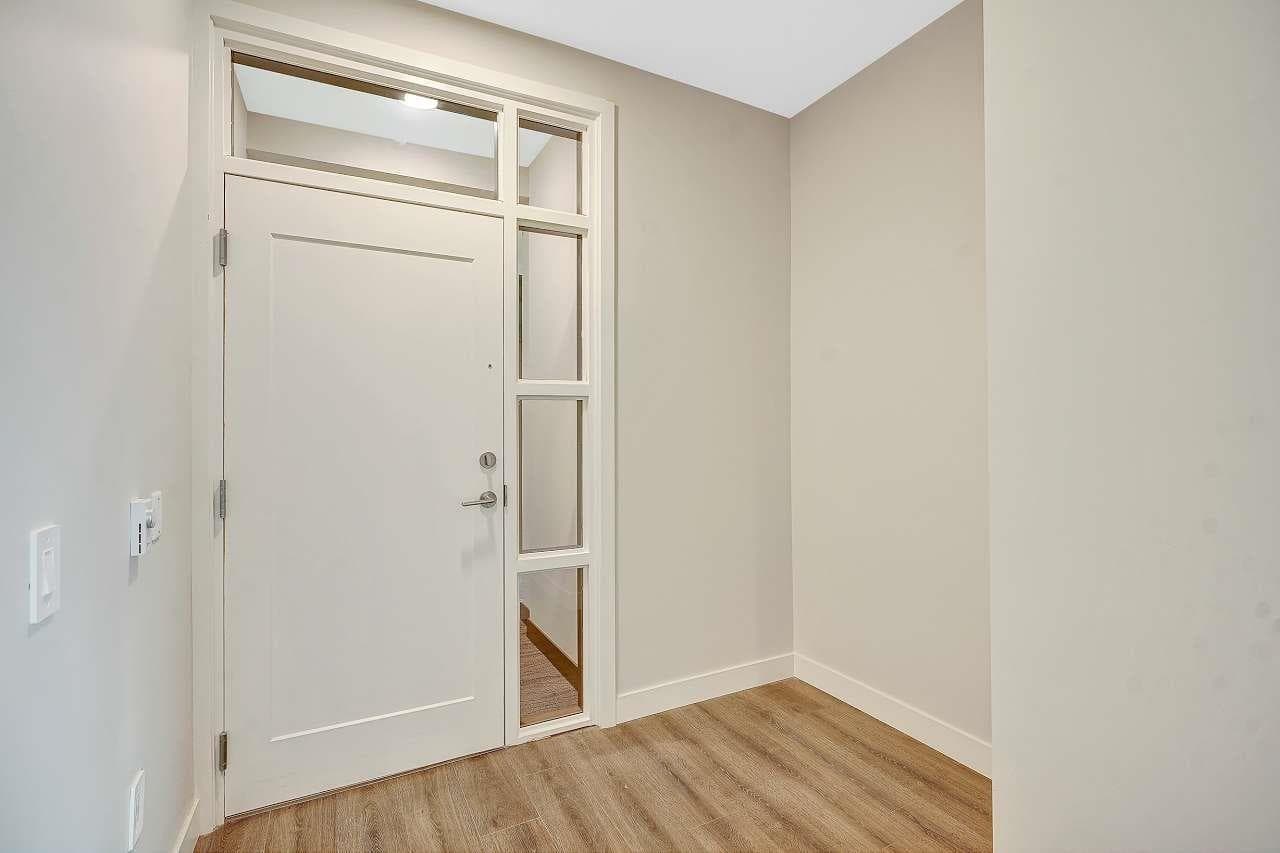 207 395 ELLESMERE AVENUE — photo 2