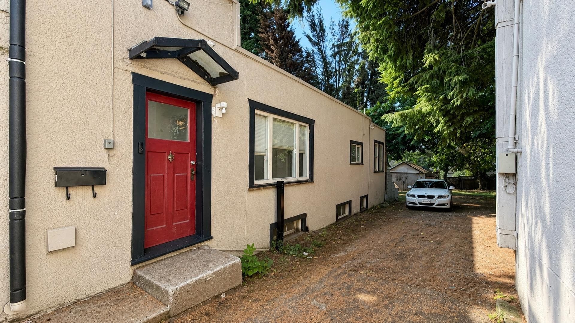 628 TWELFTH STREET — photo 3
