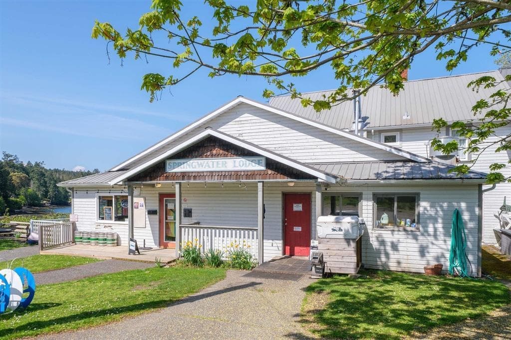 400 FERNHILL ROAD — photo 4