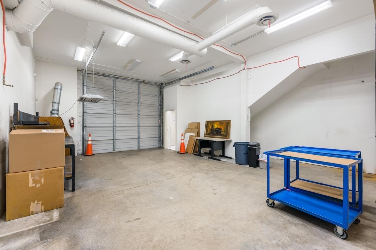 6870 RUSSELL AVENUE — photo 3