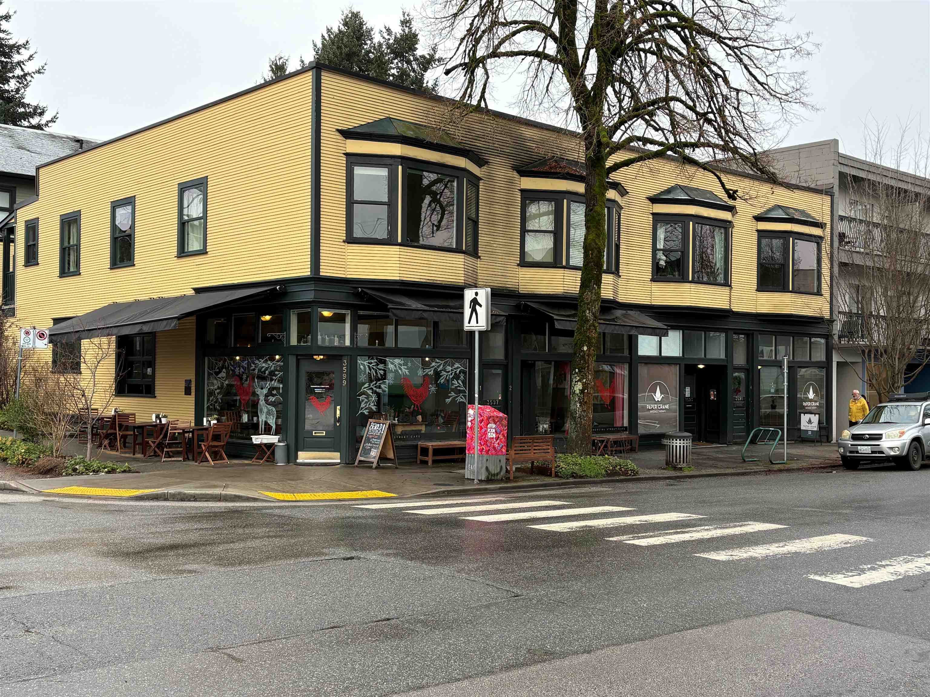 3589 COMMERCIAL STREET — photo 1