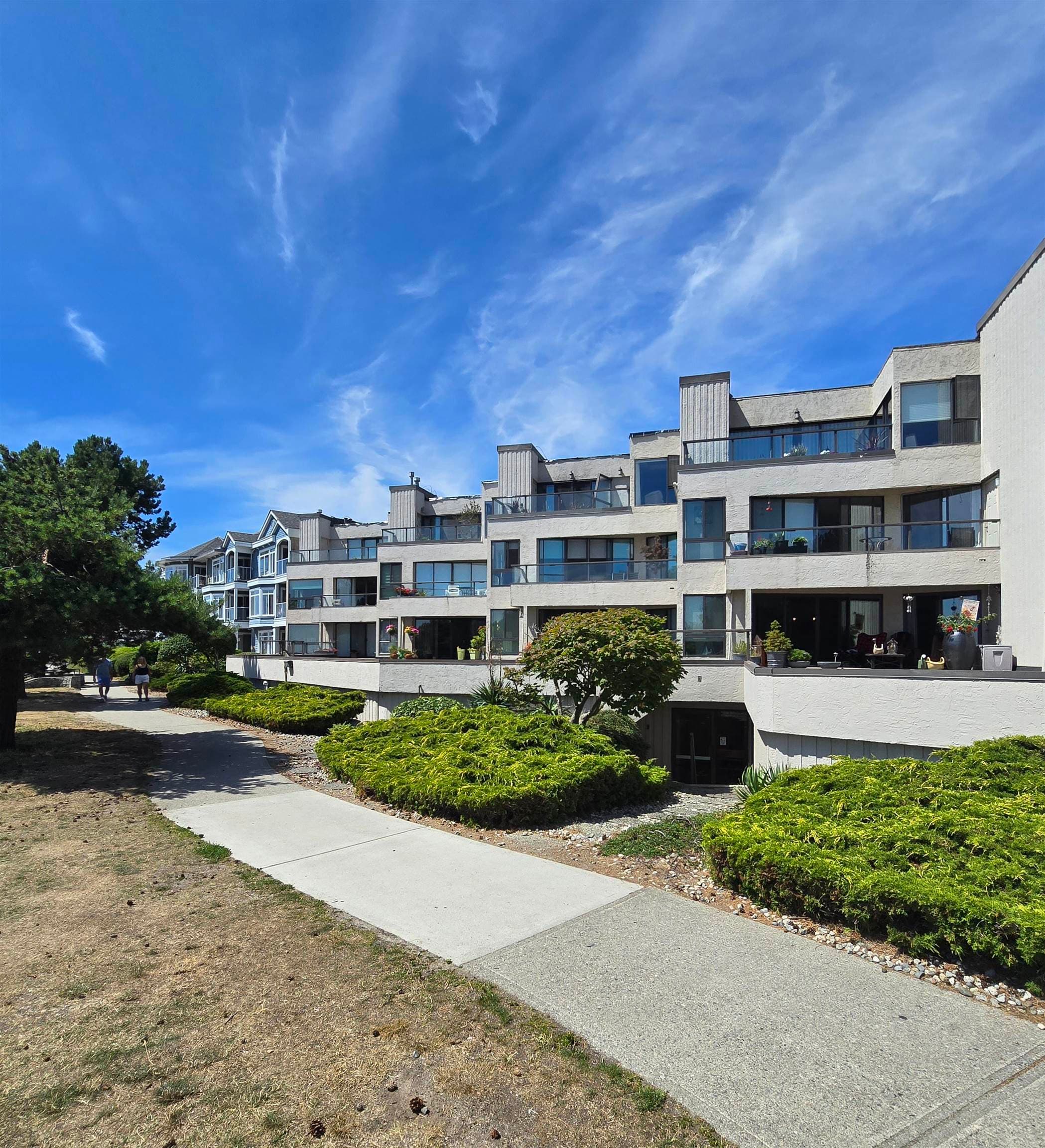 5 5477 WHARF AVENUE — photo 1