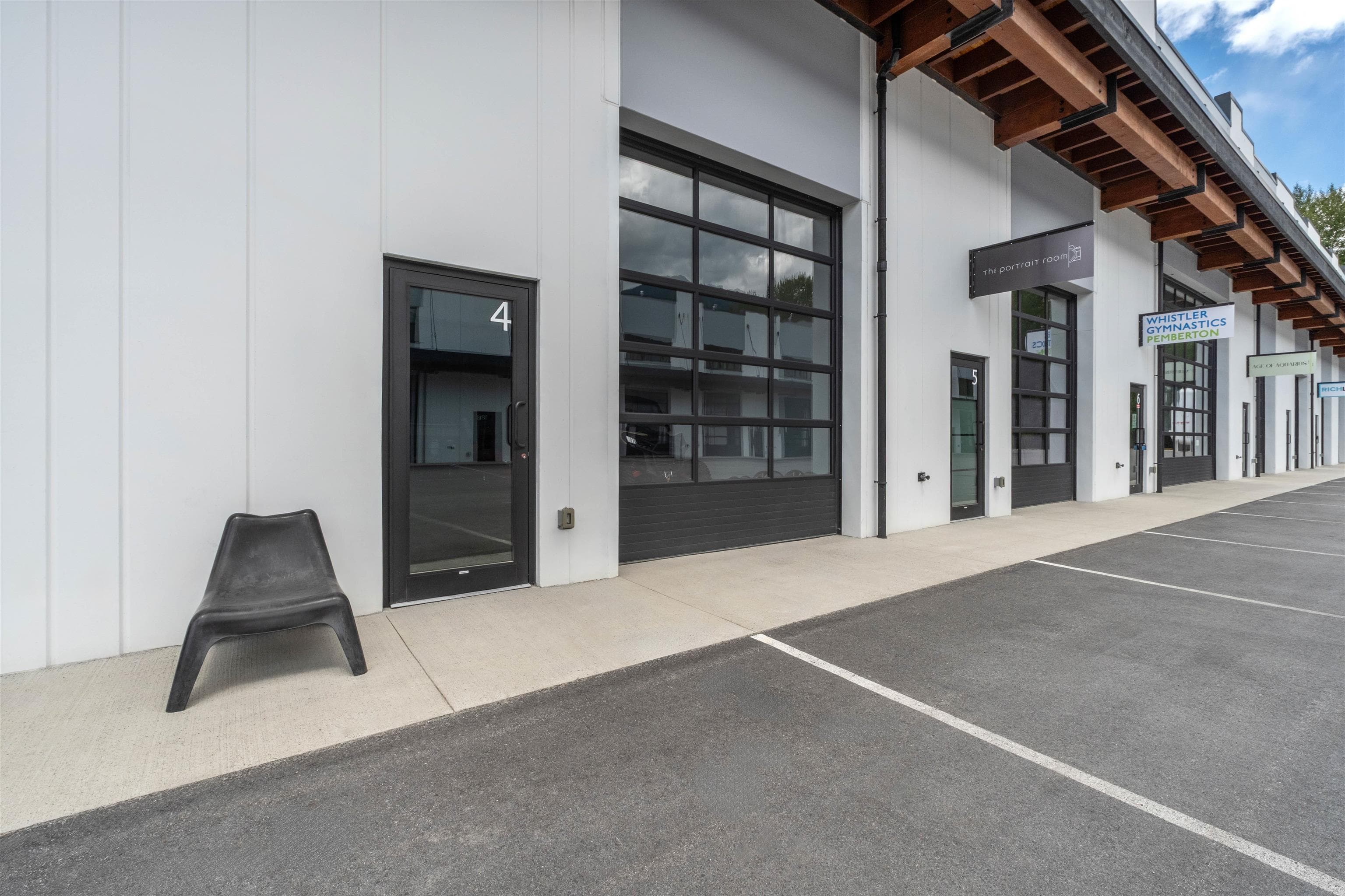 4 7342 INDUSTRIAL WAY — photo 2
