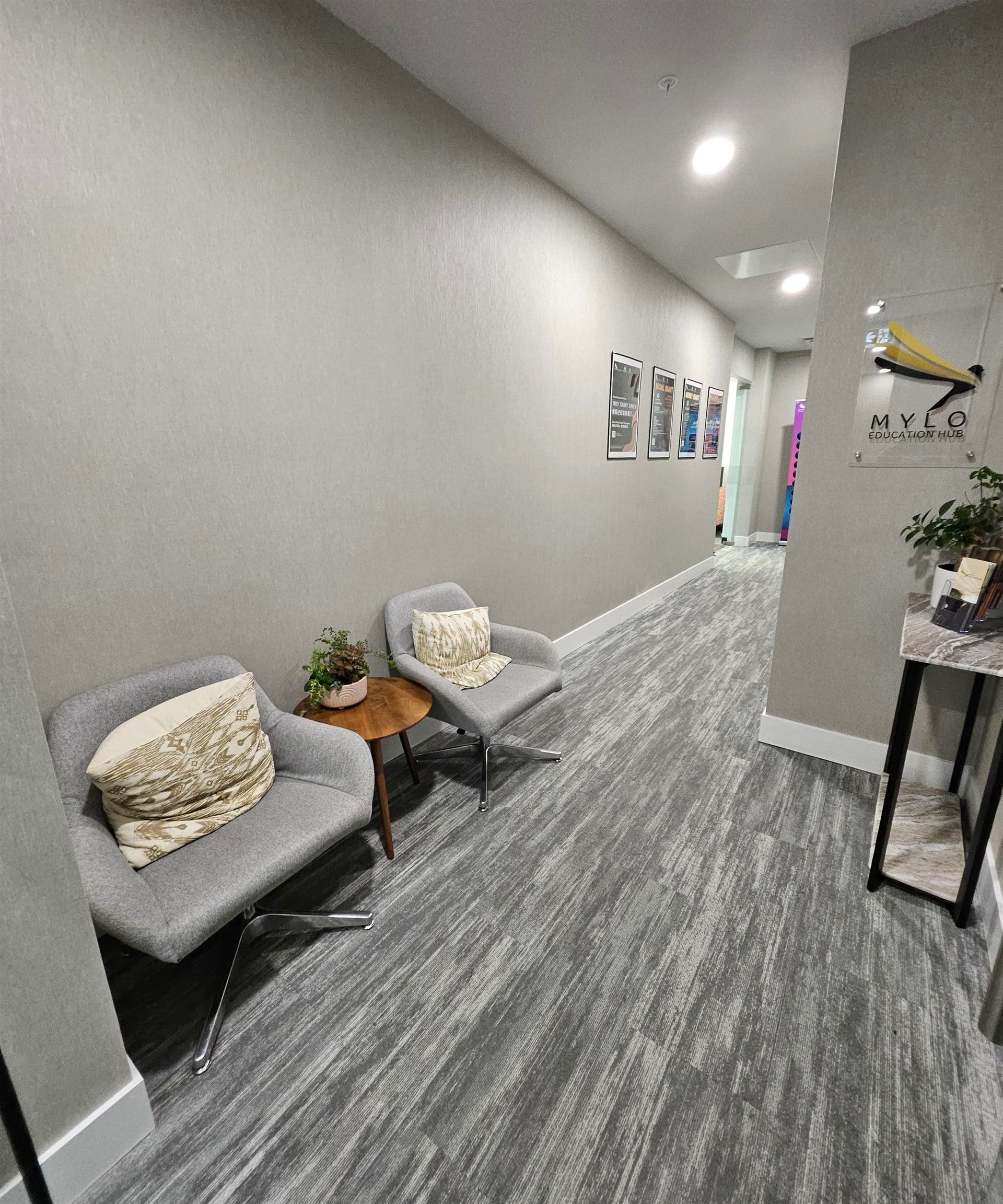 205 3211 152ND STREET, Surrey