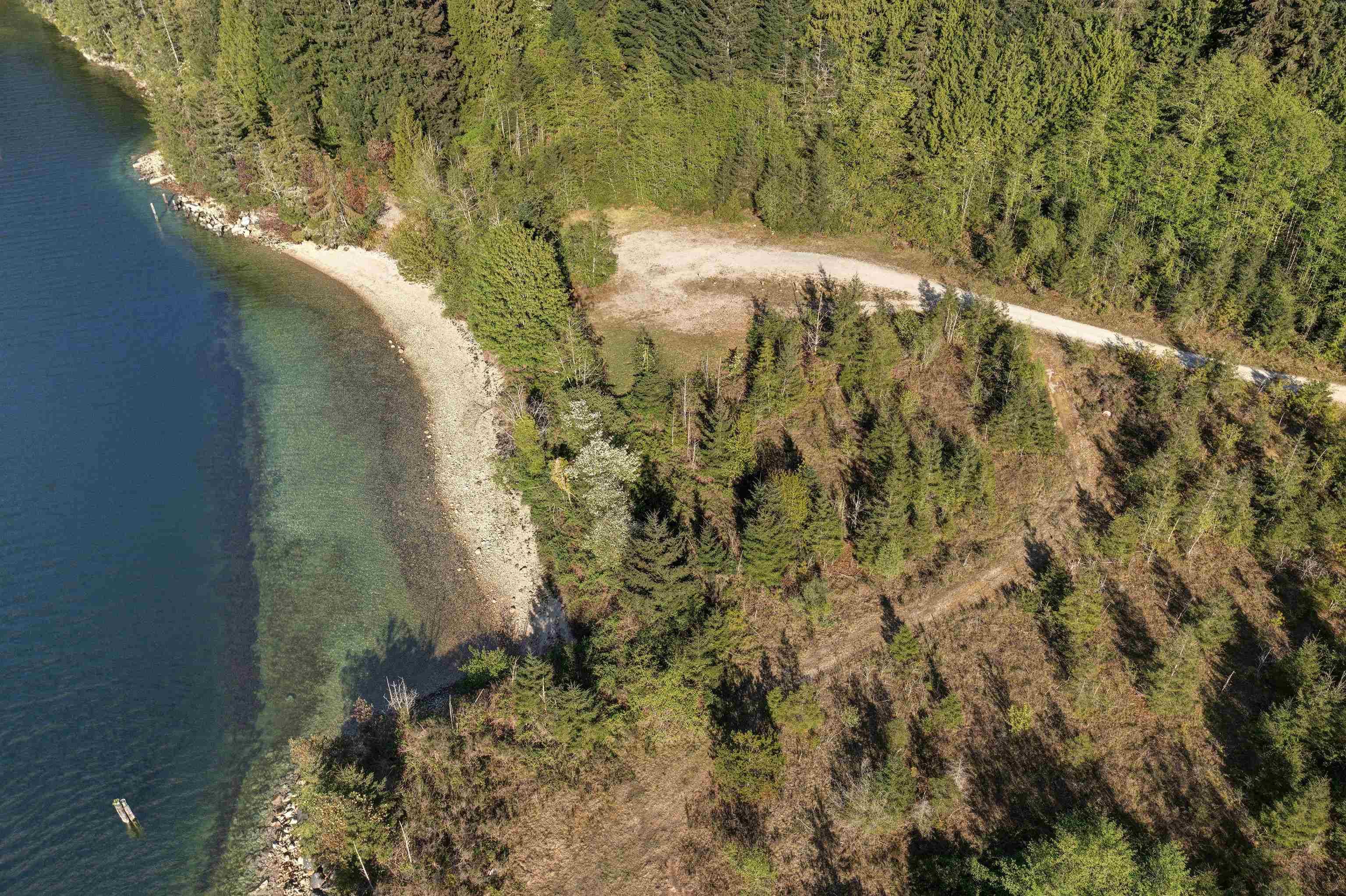 7425 SECHELT INLET ROAD — photo 3