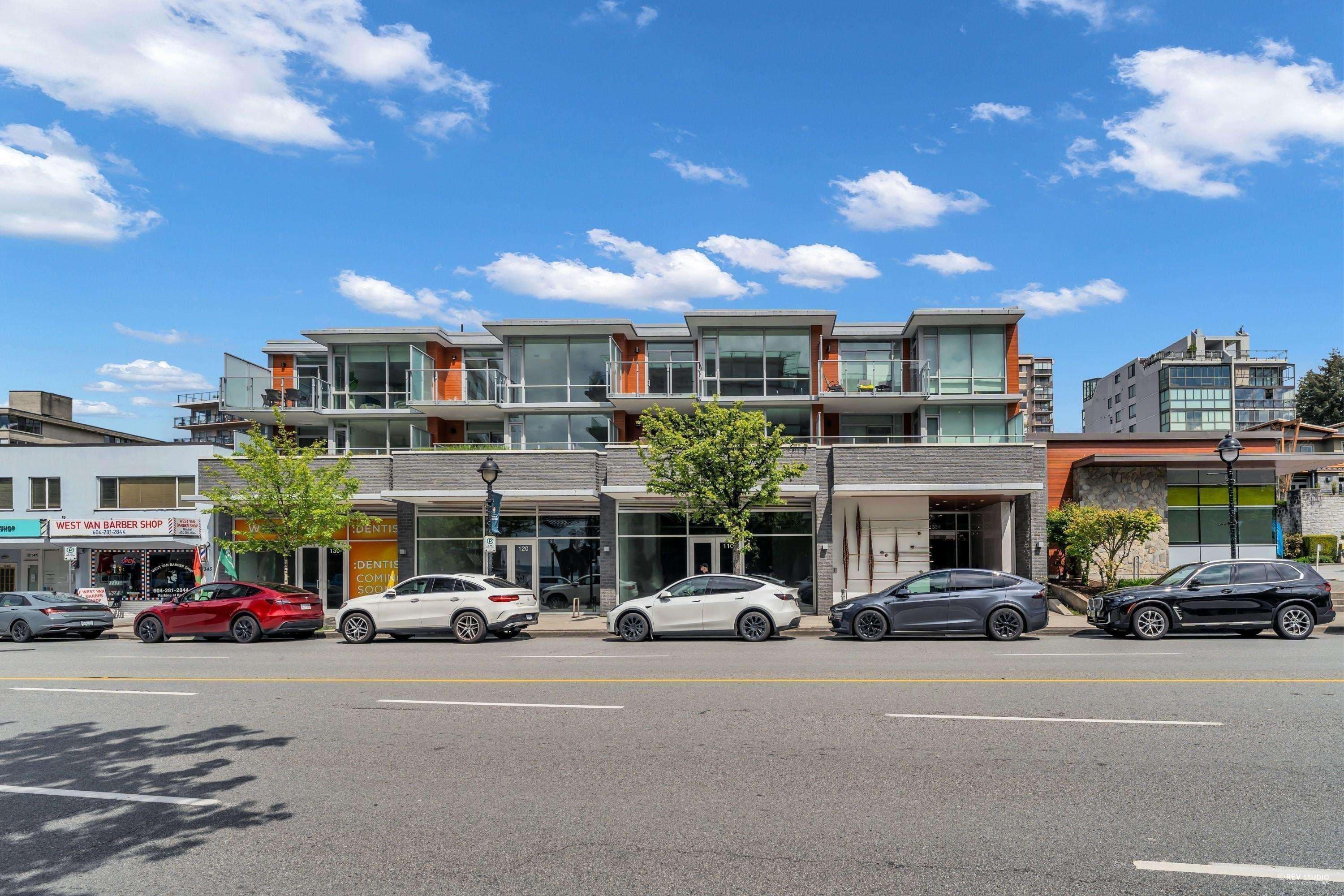 120 1331 MARINE DRIVE — photo 1