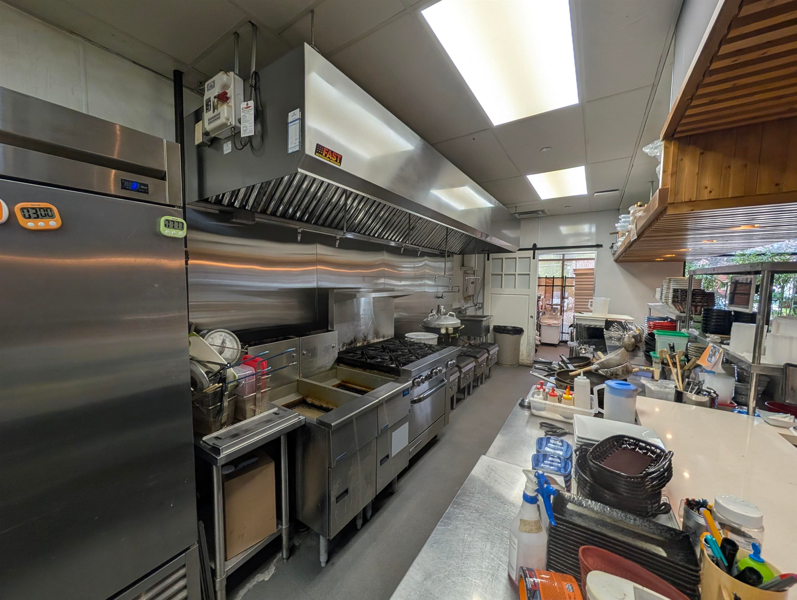 12 228 SCHOOLHOUSE STREET — photo 5