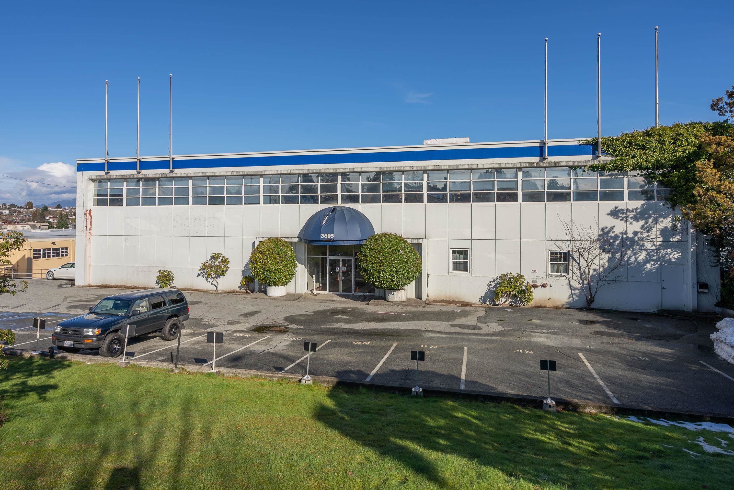 3605 GRANDVIEW HIGHWAY — photo 2