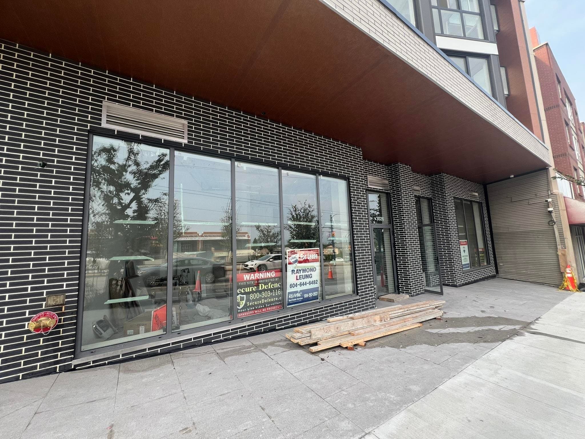 3022 & 3026 KINGSWAY — photo 1