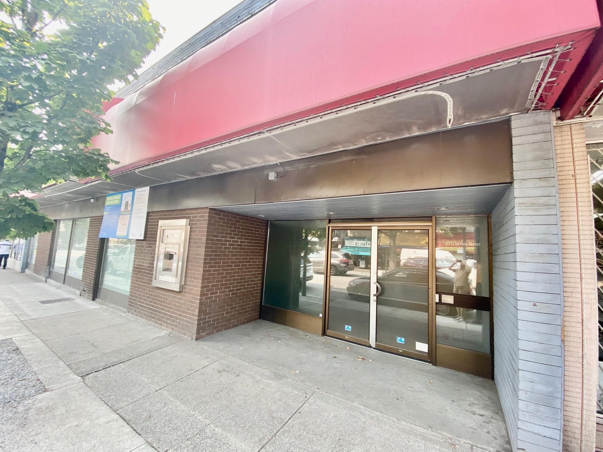 6373 FRASER STREET — photo 1