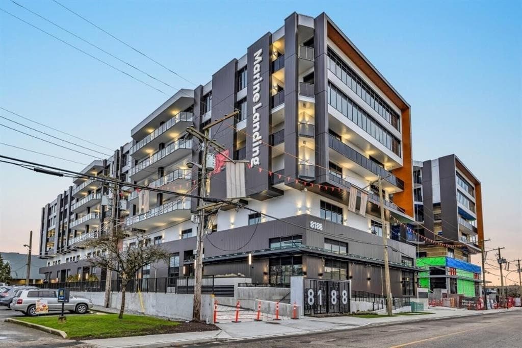 426 8188 MANITOBA STREET, Vancouver