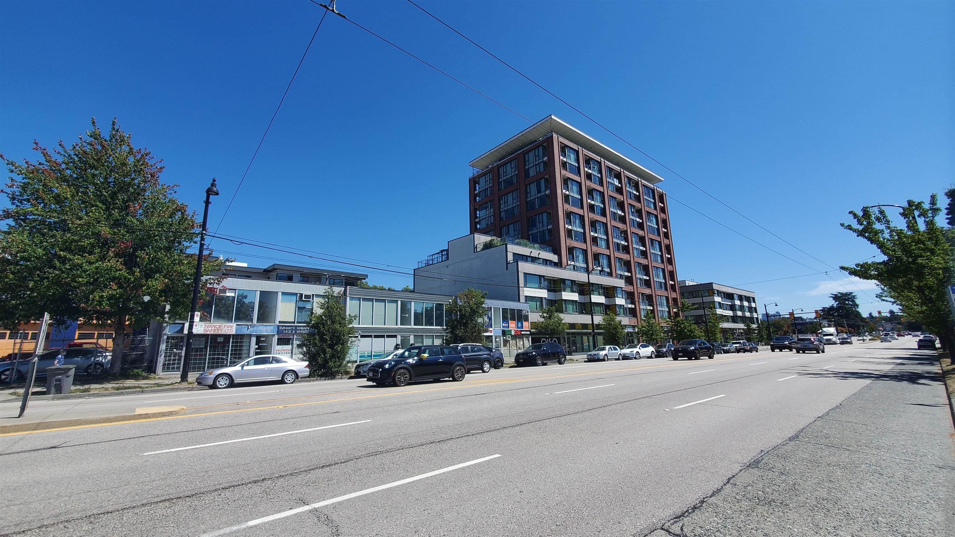 2653 KINGSWAY — photo 4