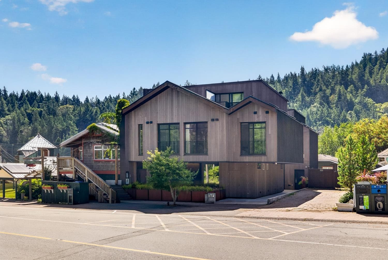 441 BOWEN ISLAND TRUNK ROAD, Bowen Island