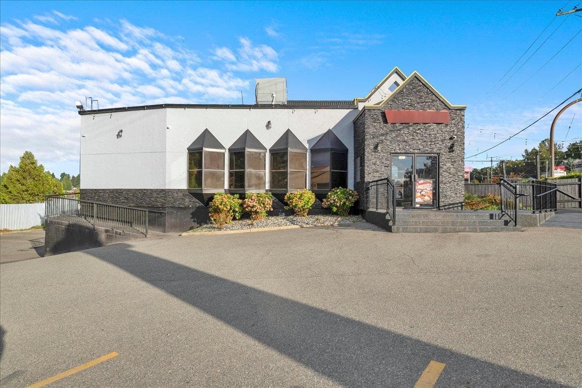 1965 SUMAS WAY, Abbotsford